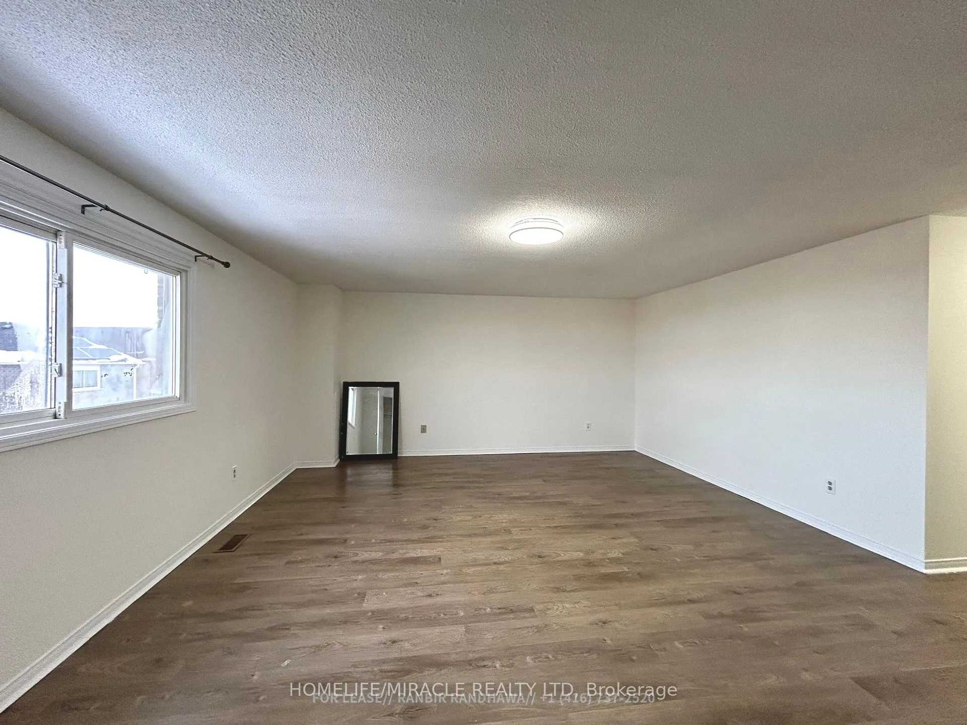 Photo 12 of 129 Irenemount Crescent, Markham, Middlefield — HOMEH
