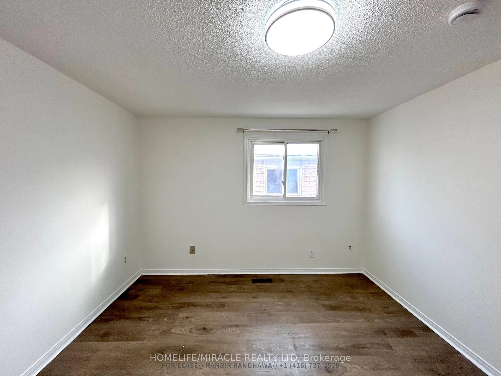 Photo 13 of 129 Irenemount Crescent, Markham, Middlefield — HOMEH