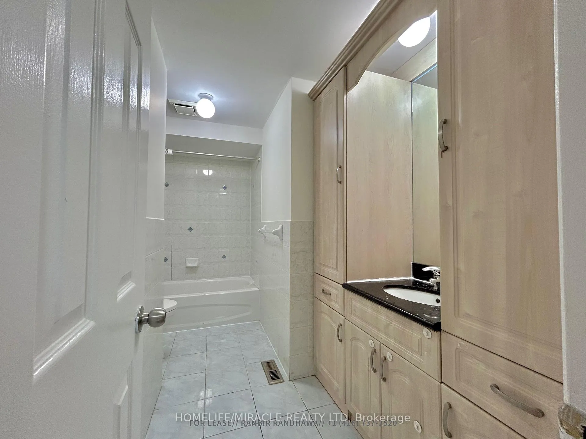 Photo 15 of 129 Irenemount Crescent, Markham, Middlefield — HOMEH