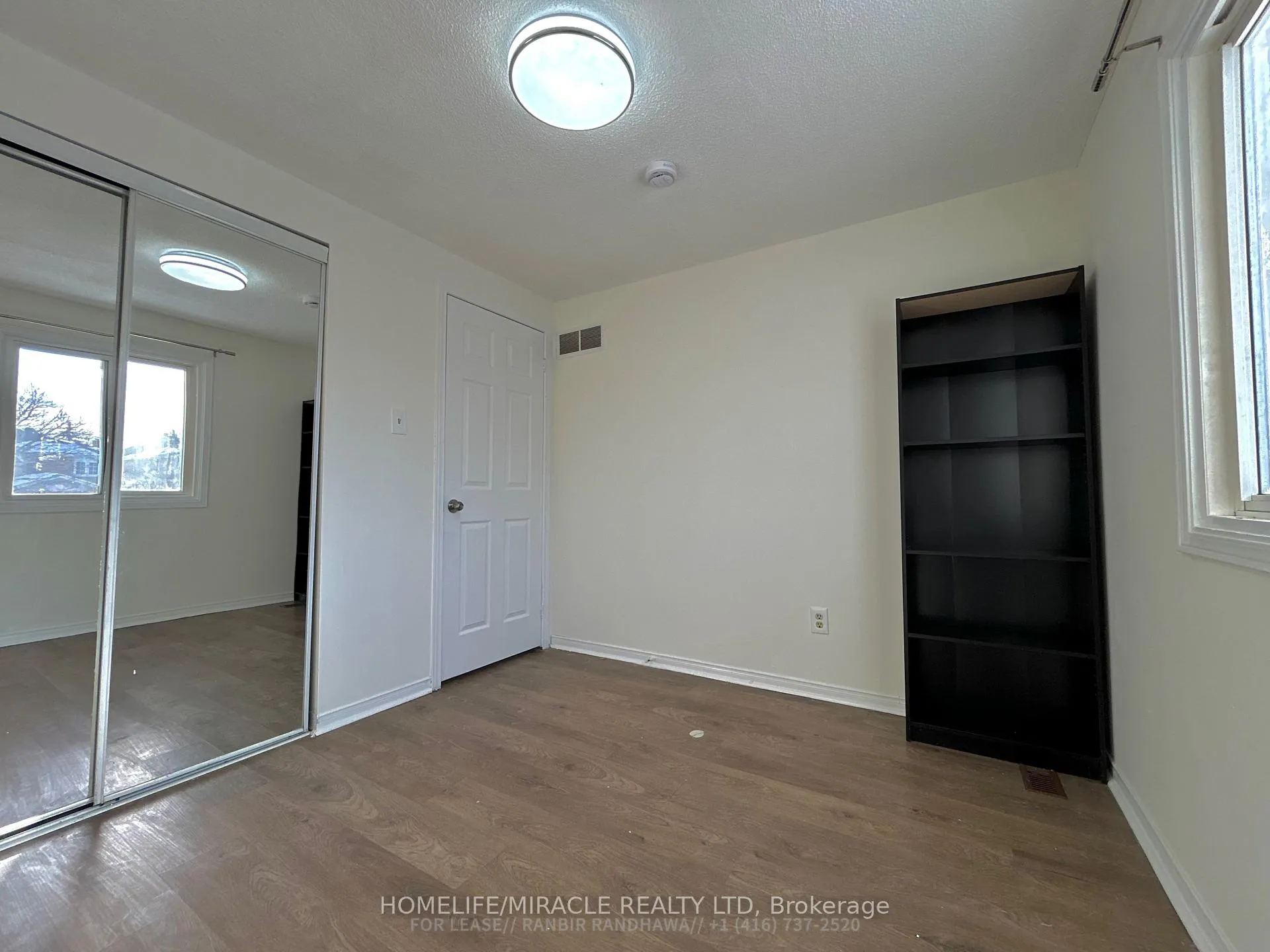 Photo 18 of 129 Irenemount Crescent, Markham, Middlefield — HOMEH