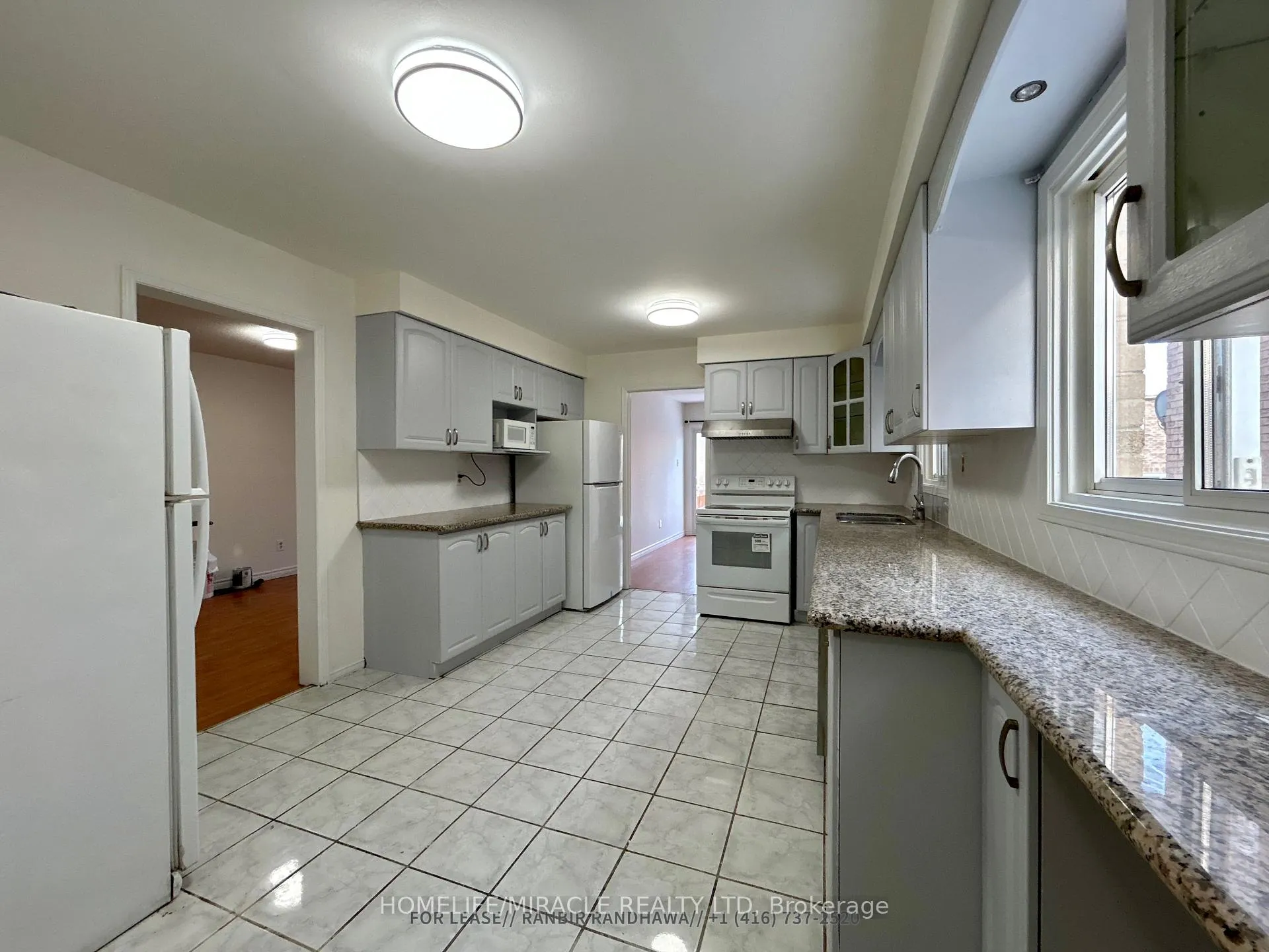 Photo 29 of 129 Irenemount Crescent, Markham, Middlefield — HOMEH