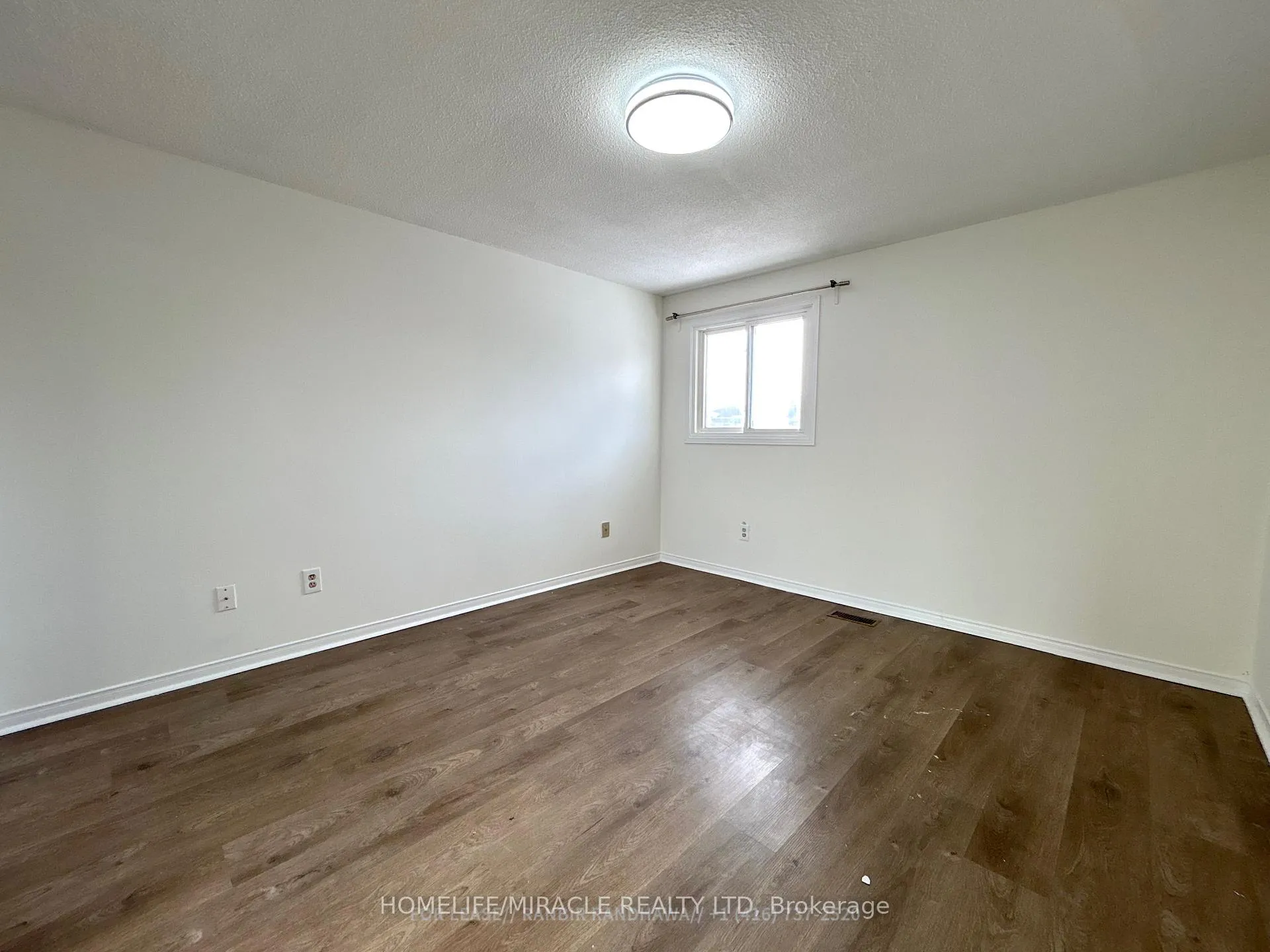 Photo 40 of 129 Irenemount Crescent, Markham, Middlefield — HOMEH
