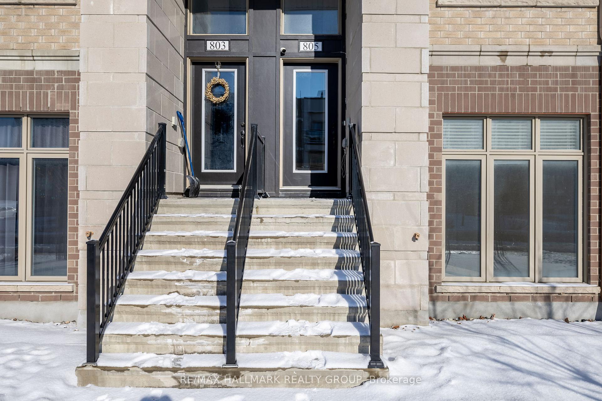 Photo 3 of 805 Mikinak Road, Ottawa, CFB Rockcliffe and Area — HOMEH