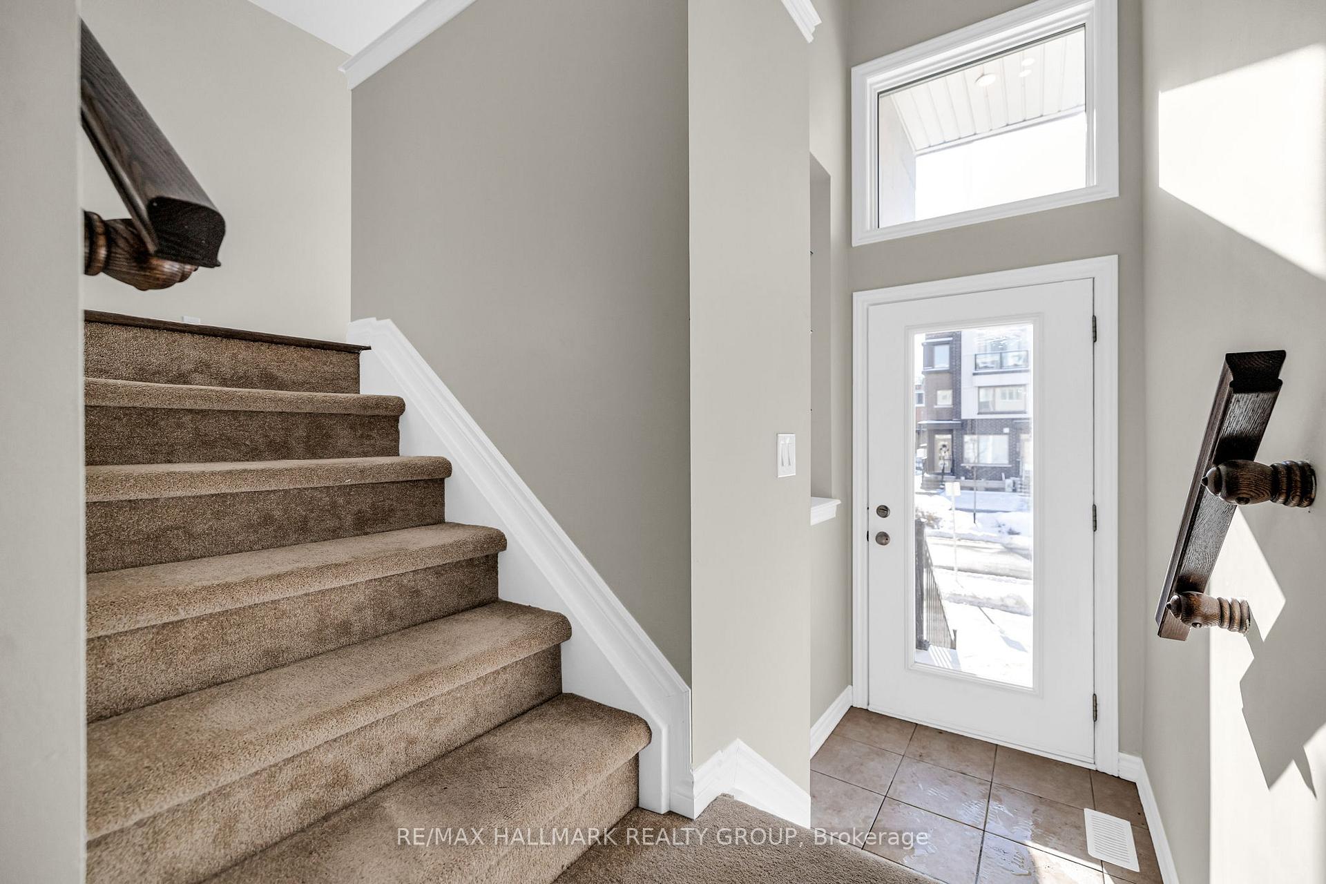 Photo 4 of 805 Mikinak Road, Ottawa, CFB Rockcliffe and Area — HOMEH
