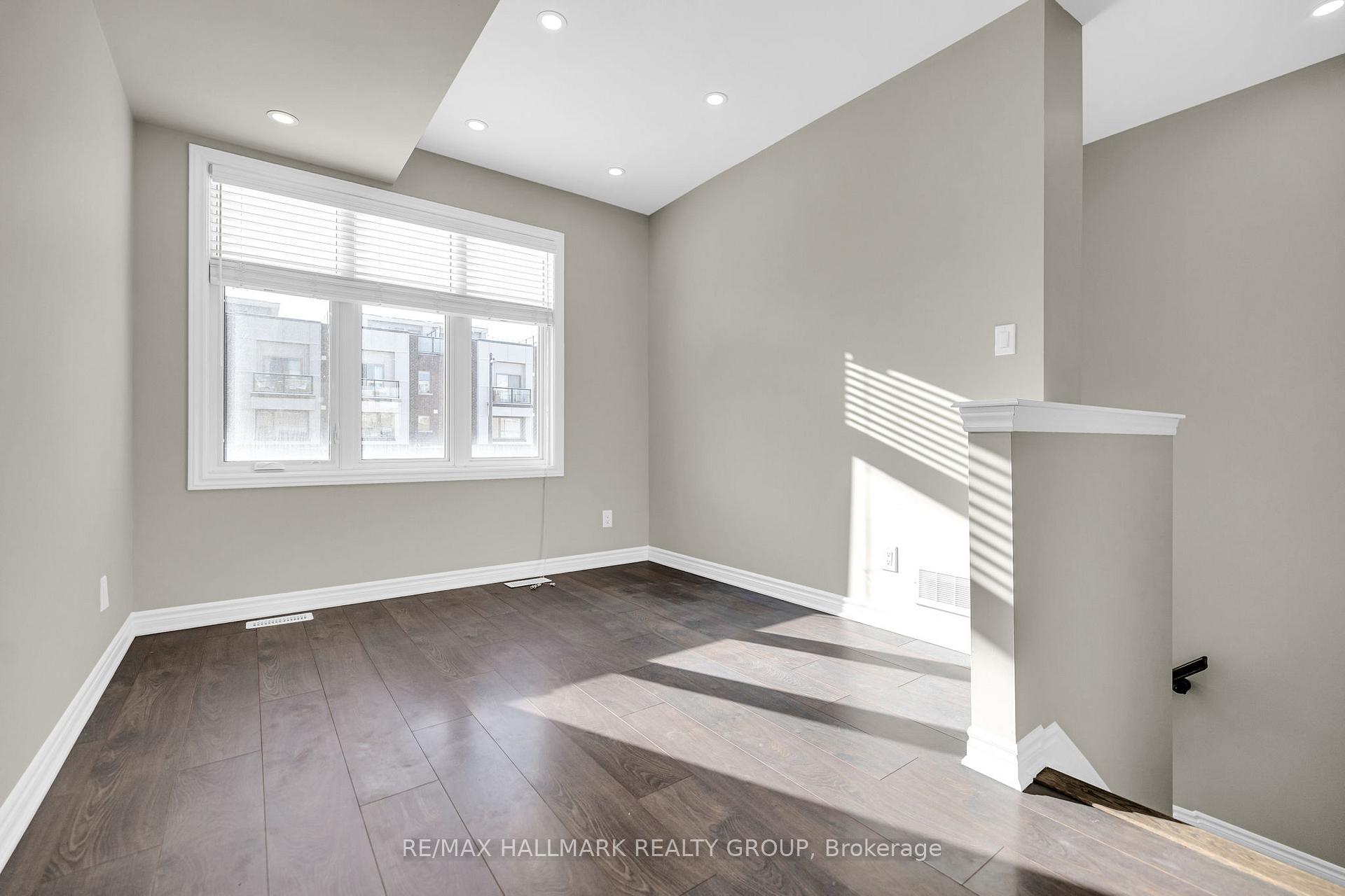 Photo 6 of 805 Mikinak Road, Ottawa, CFB Rockcliffe and Area — HOMEH