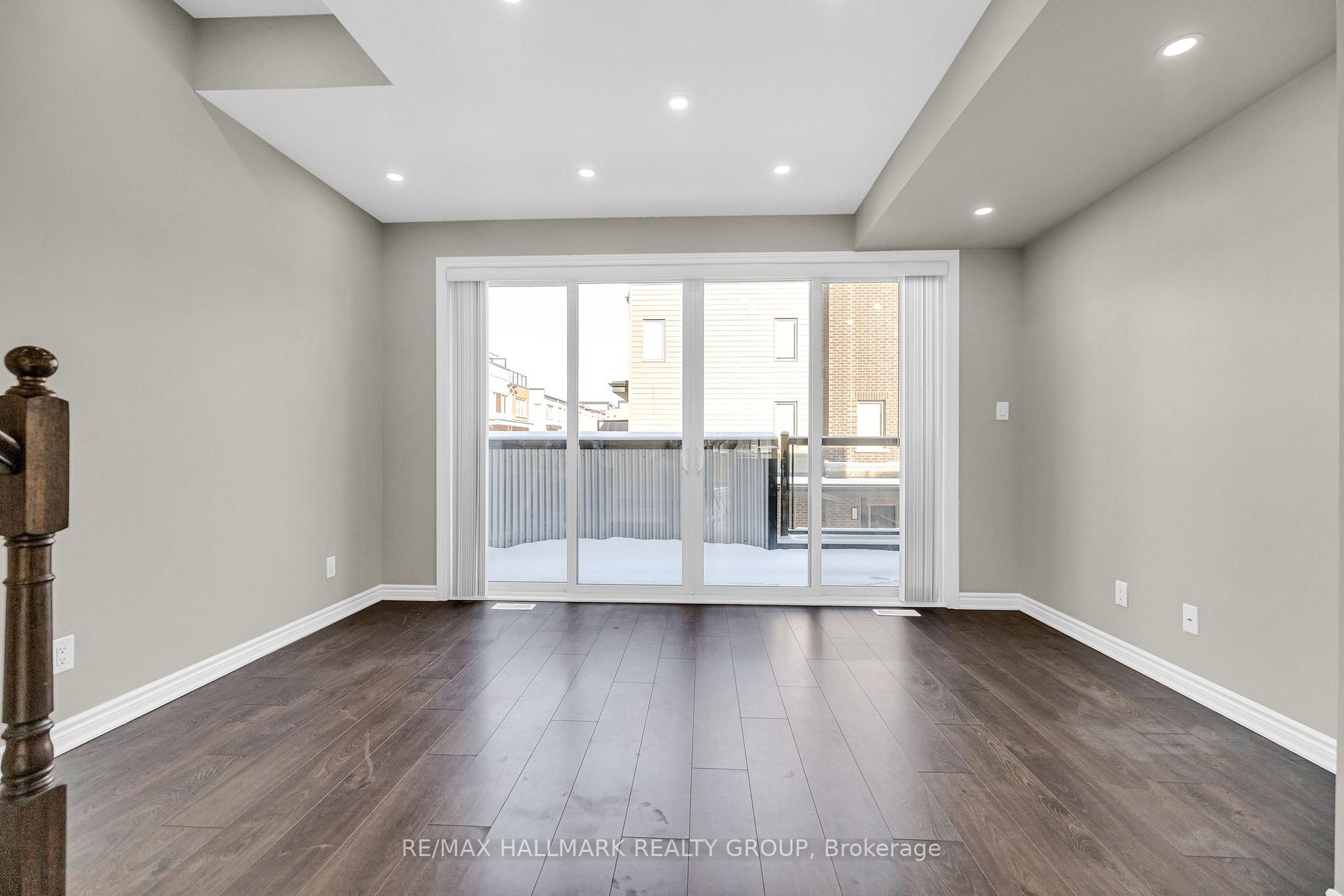 Photo 9 of 805 Mikinak Road, Ottawa, CFB Rockcliffe and Area — HOMEH