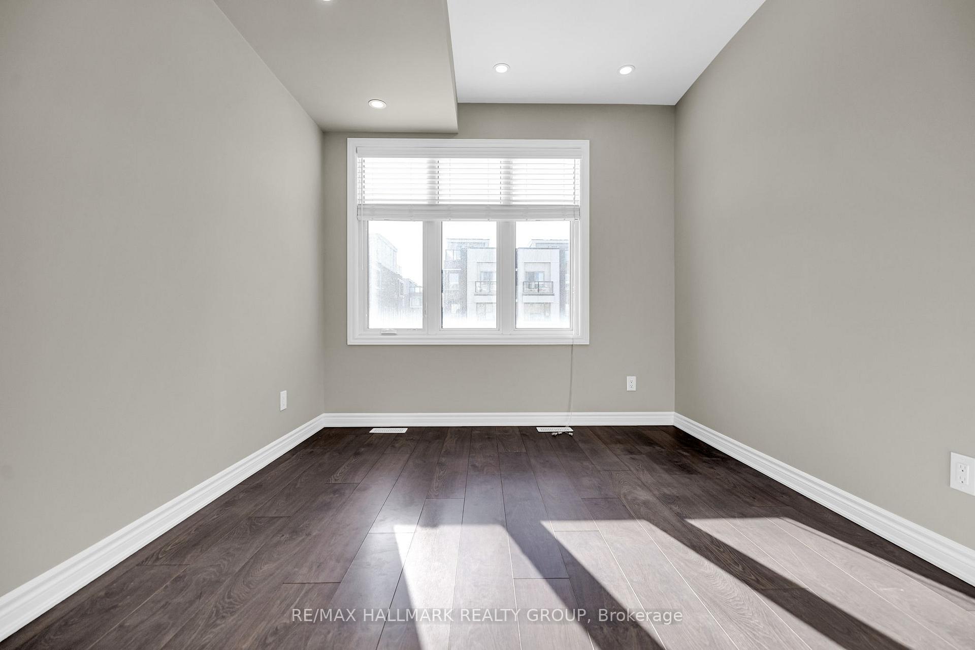 Photo 25 of 805 Mikinak Road, Ottawa, CFB Rockcliffe and Area — HOMEH