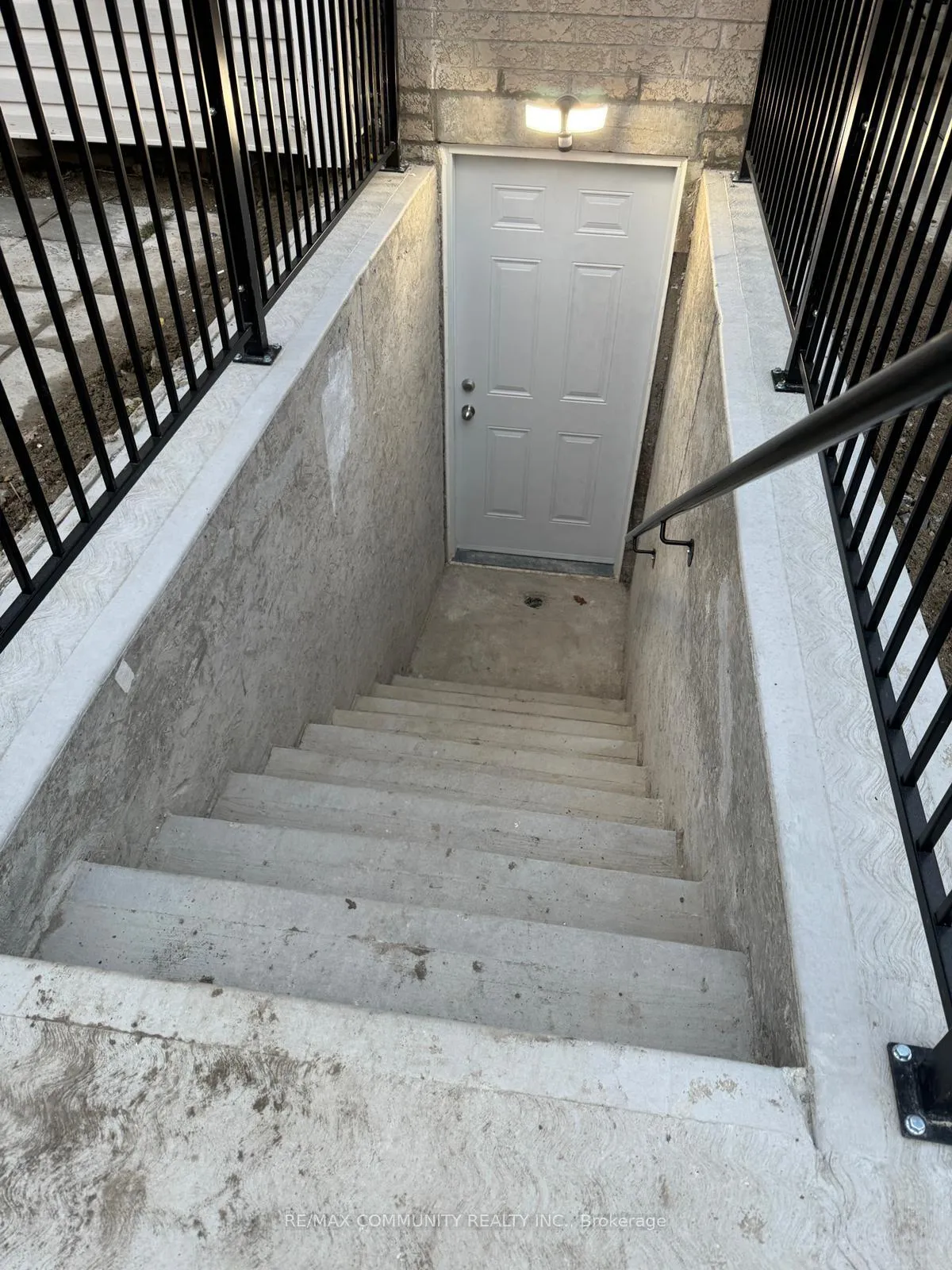 Photo 14 of Unit Main, 36 Foothill Street, Whitby, Pringle Creek — HOMEH