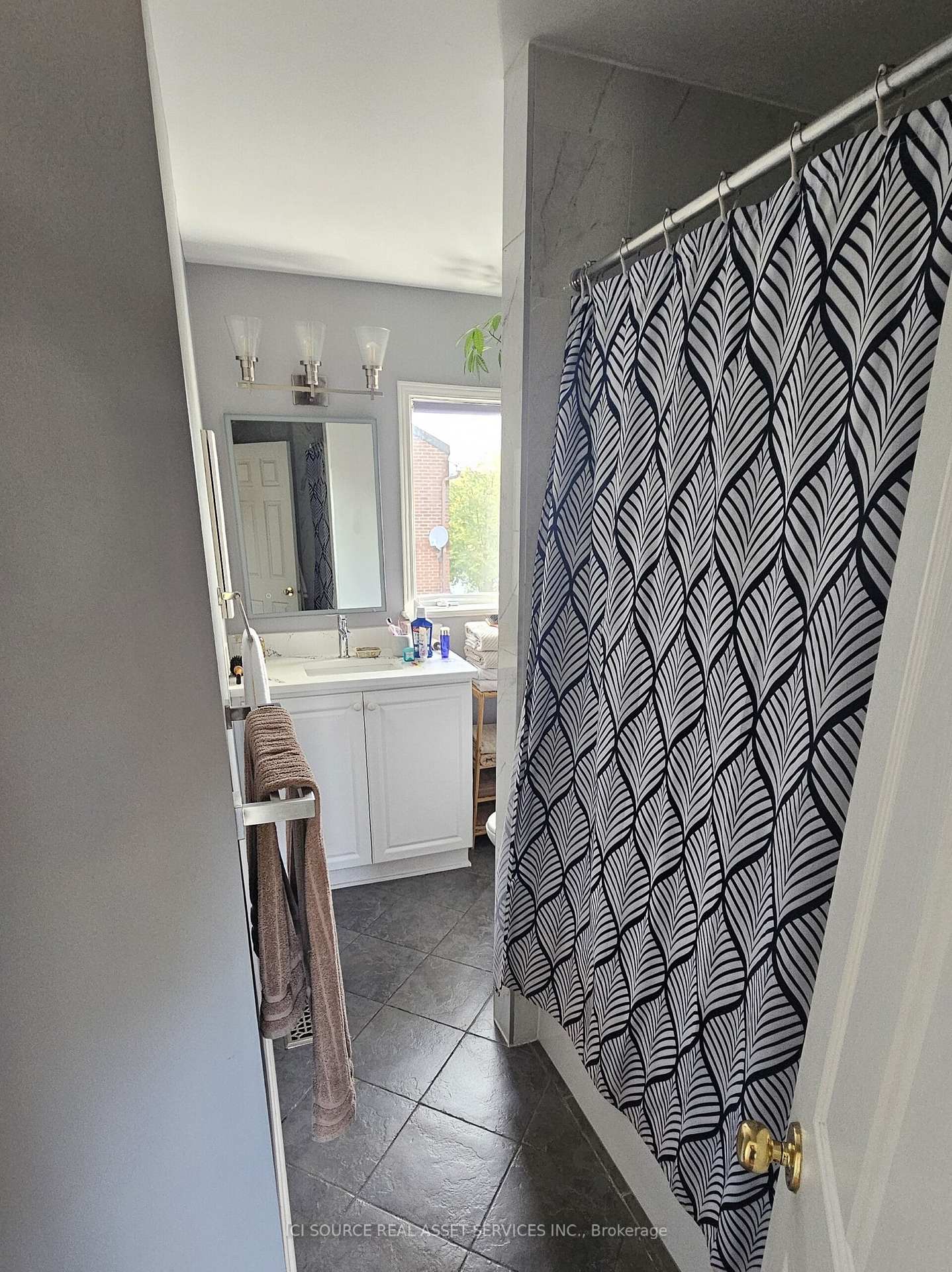 Photo 10 of 4 Thorburn Avenue, Ottawa, Lower Town — HOMEH