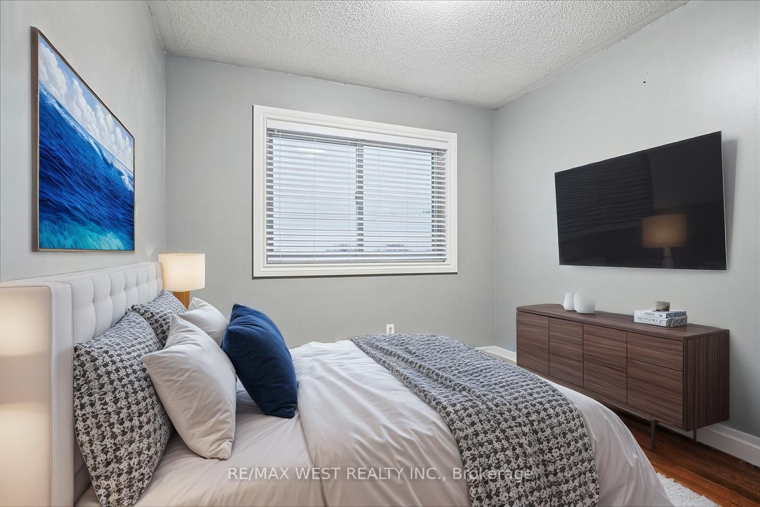 Photo 7 of 100 Candlebrook Drive, Whitby, Pringle Creek — HOMEH