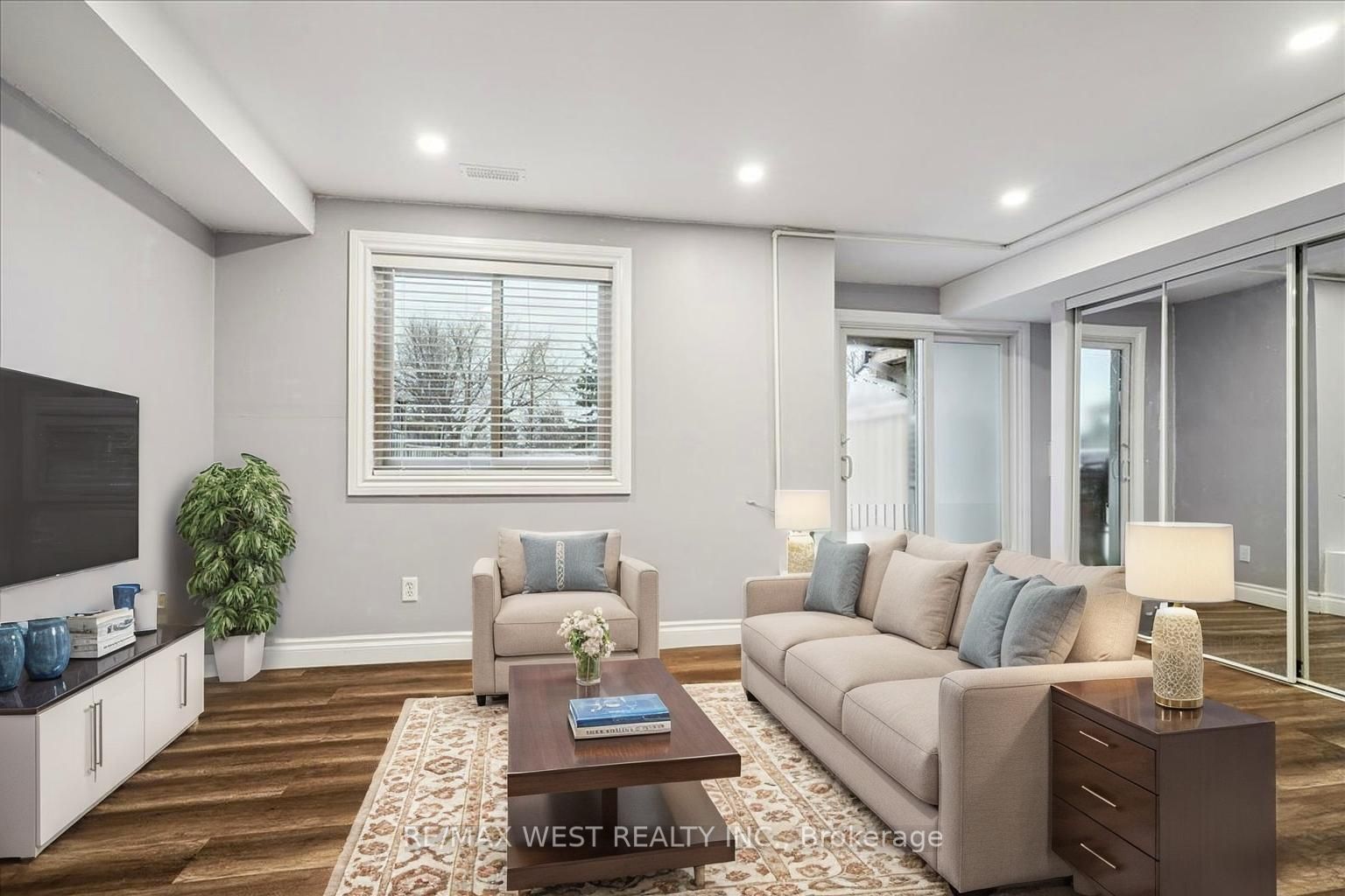 Photo 8 of 100 Candlebrook Drive, Whitby, Pringle Creek — HOMEH