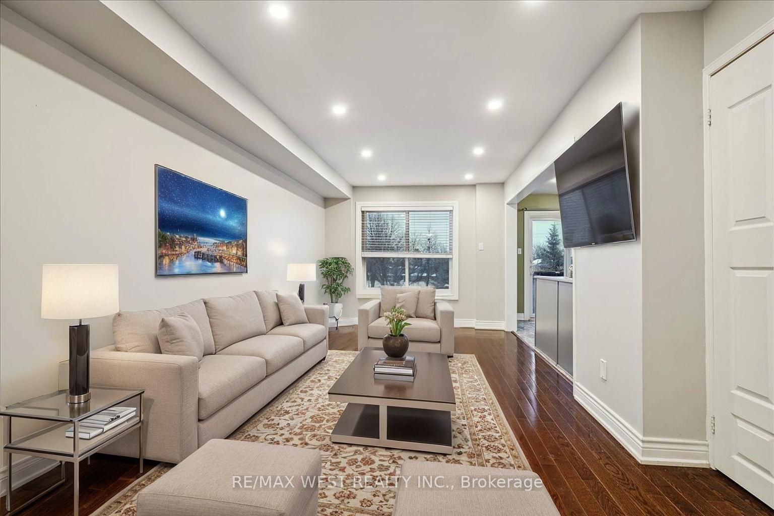 Photo 2 of 100 Candlebrook Drive, Whitby, Pringle Creek — HOMEH