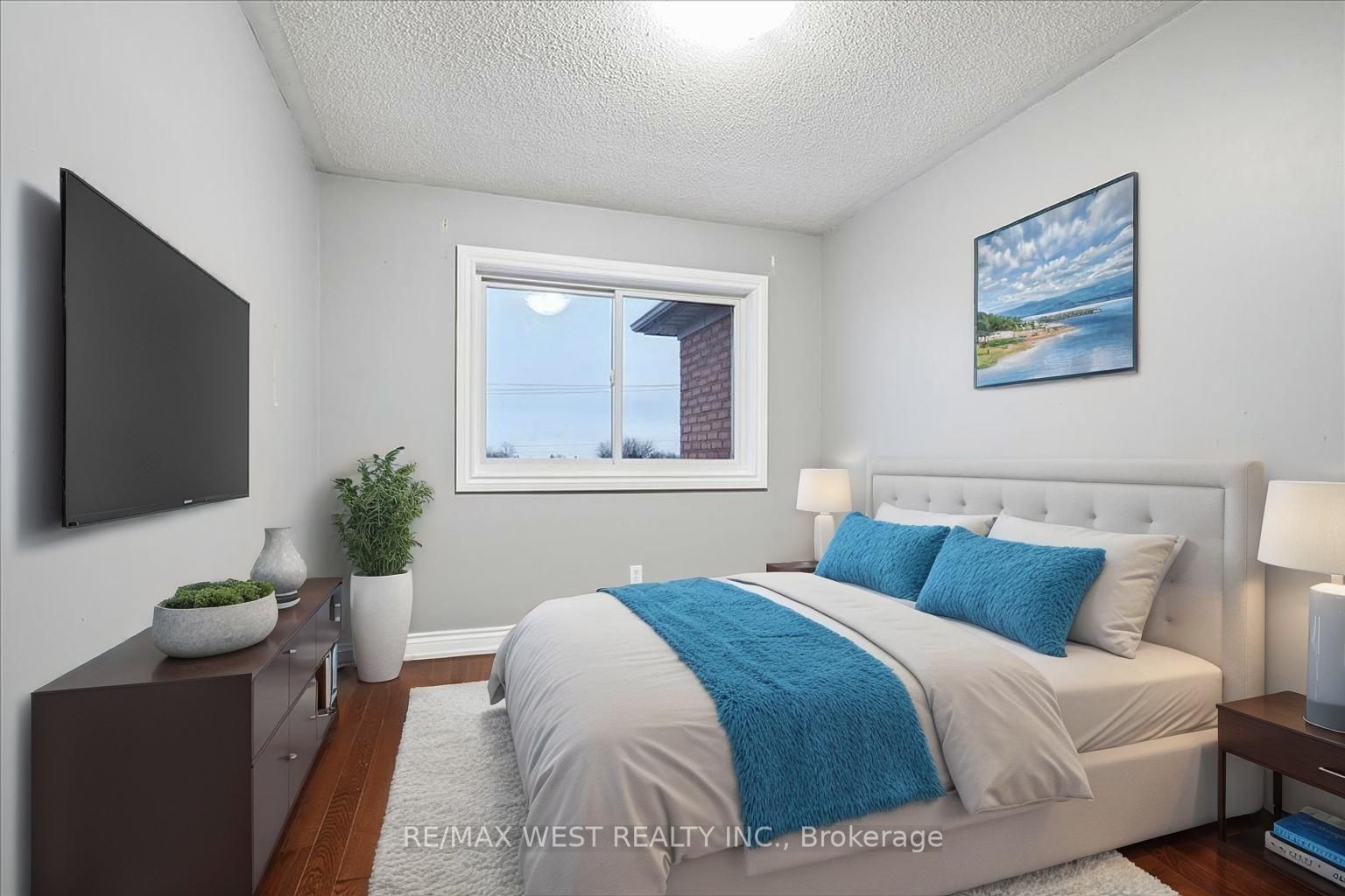 Photo 6 of 100 Candlebrook Drive, Whitby, Pringle Creek — HOMEH