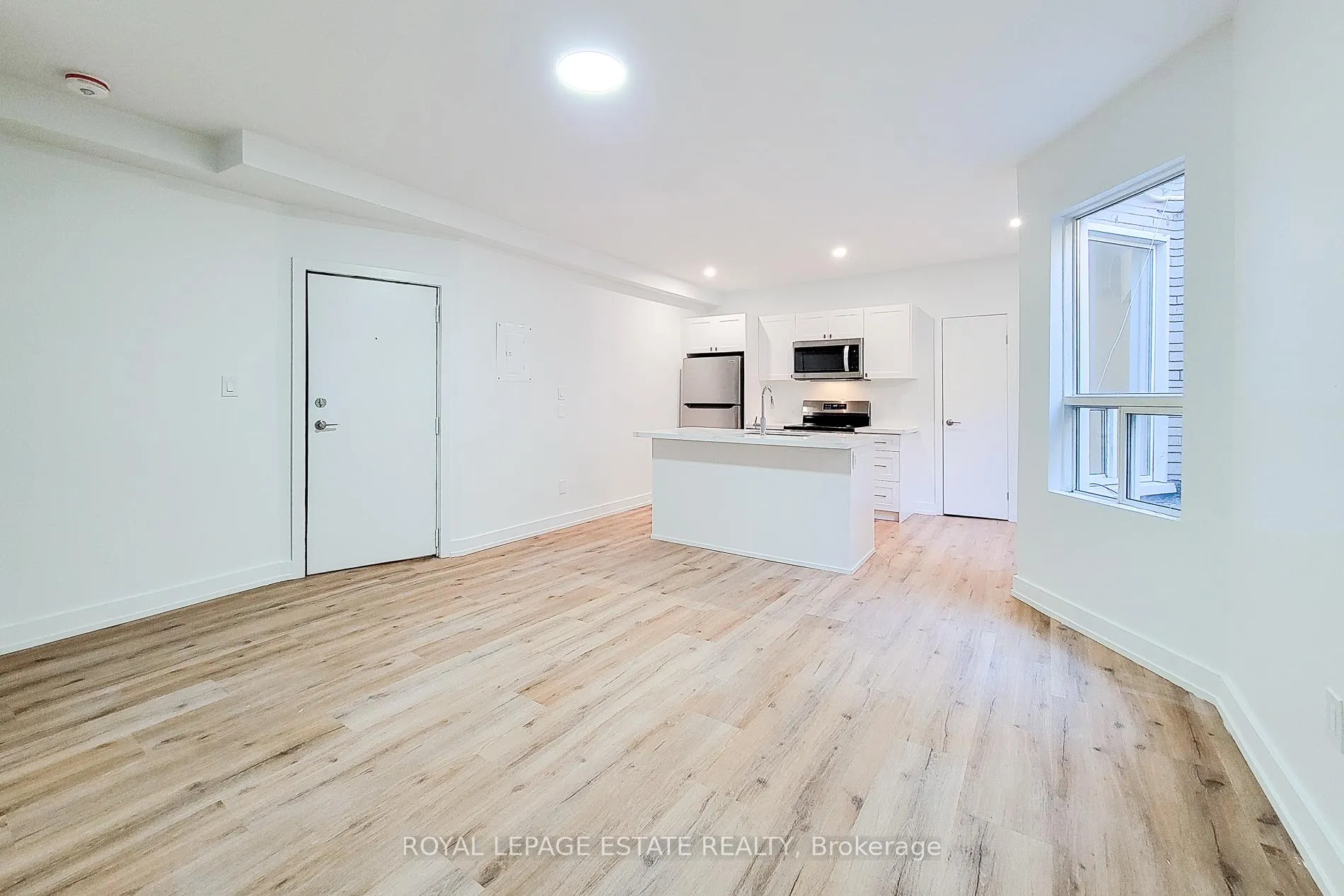 Photo 1 of Unit 1, 1052 Barton Street E, Hamilton, Crown Point — HOMEH