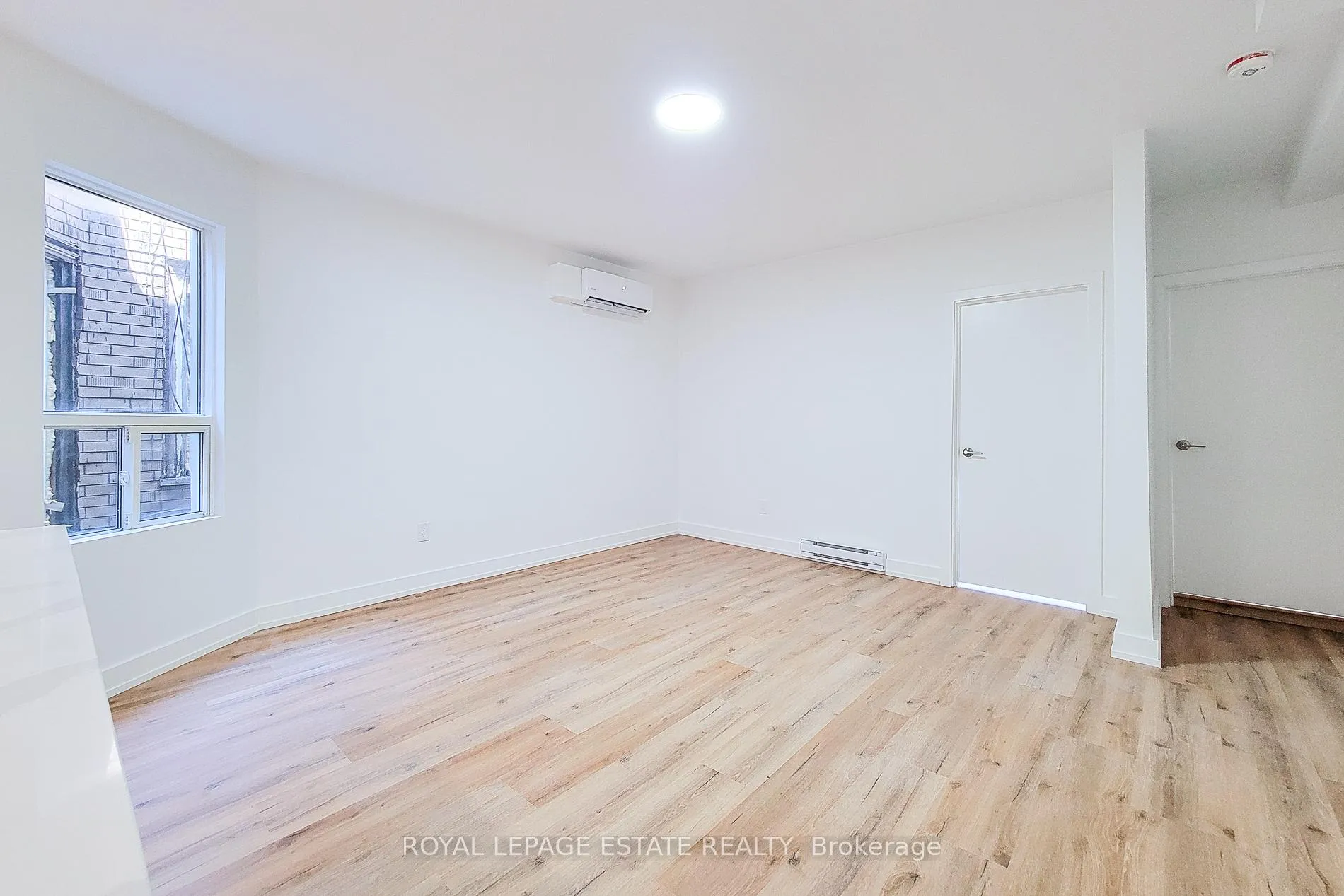 Photo 8 of Unit 1, 1052 Barton Street E, Hamilton, Crown Point — HOMEH