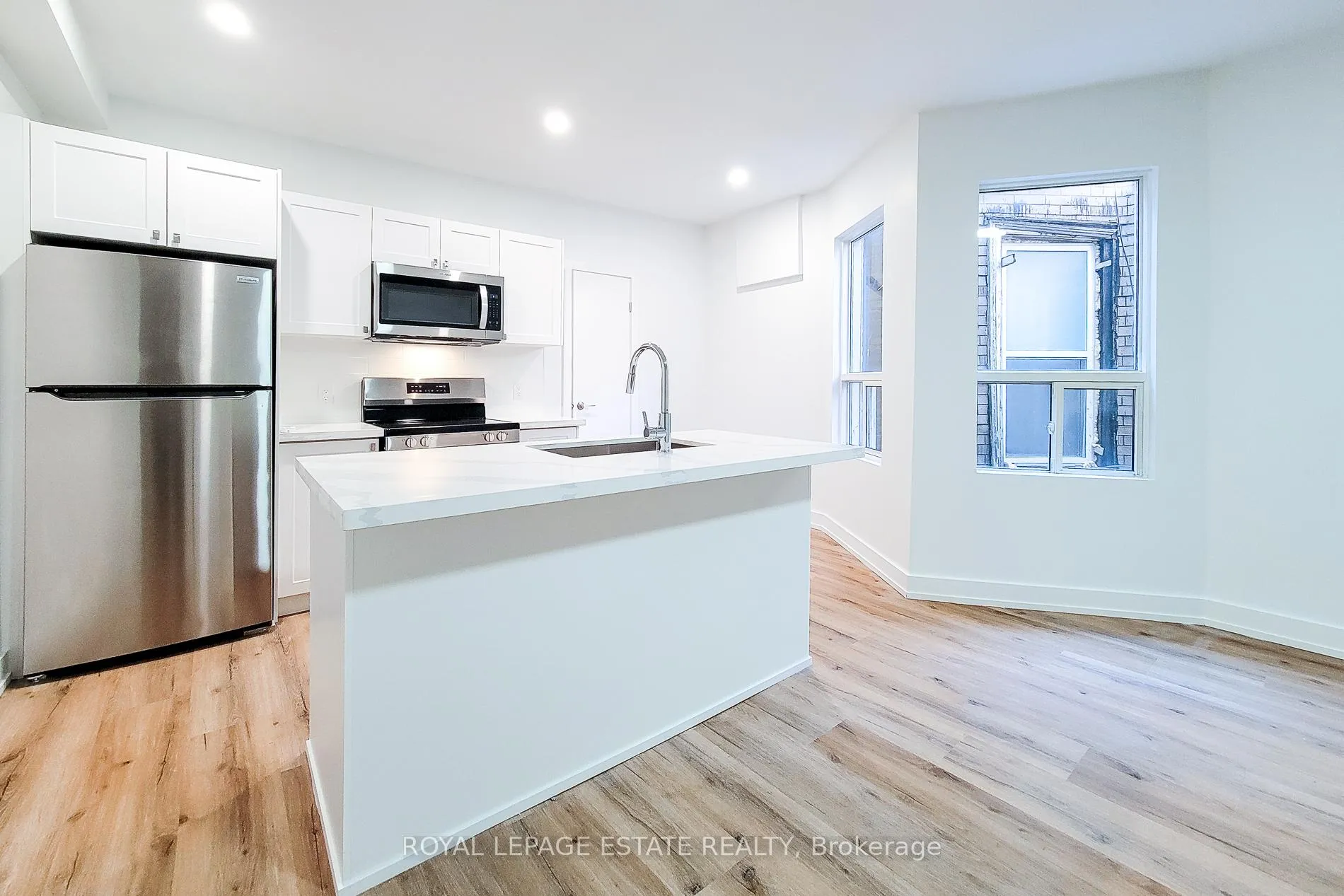 Photo 10 of Unit 1, 1052 Barton Street E, Hamilton, Crown Point — HOMEH
