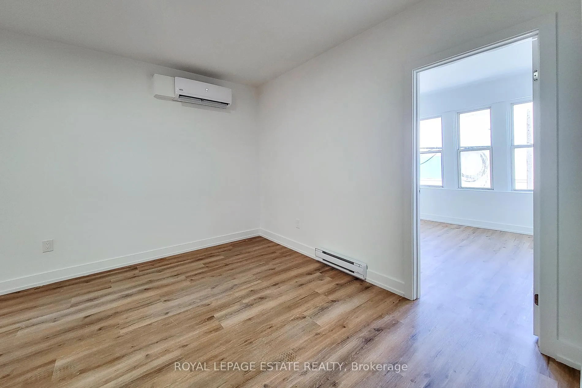 Photo 15 of Unit 1, 1052 Barton Street E, Hamilton, Crown Point — HOMEH