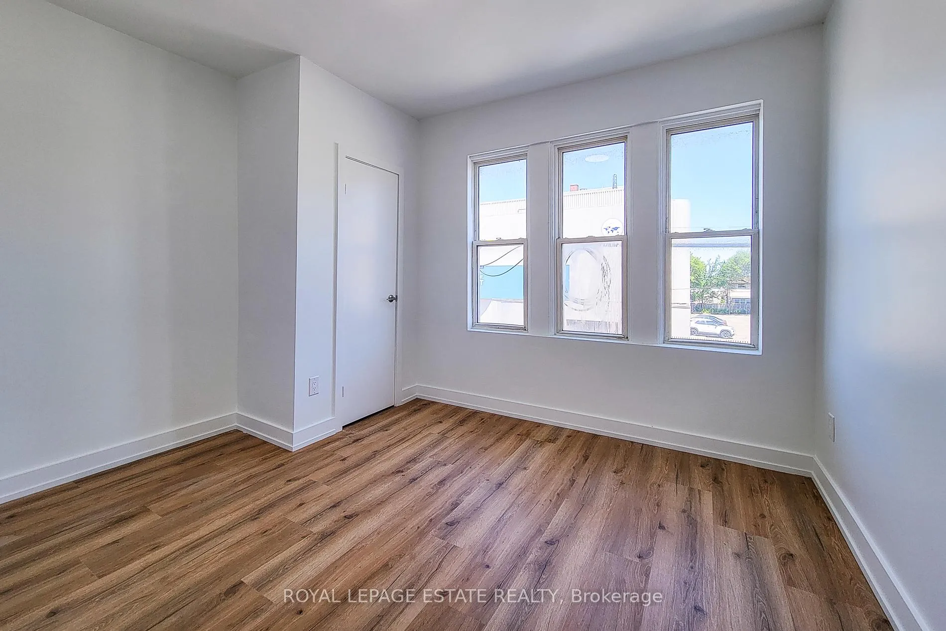 Photo 17 of Unit 1, 1052 Barton Street E, Hamilton, Crown Point — HOMEH