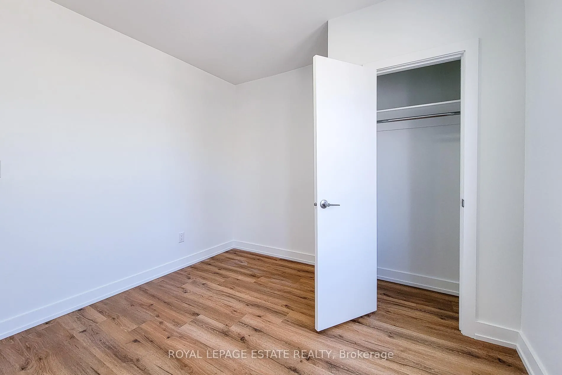Photo 18 of Unit 1, 1052 Barton Street E, Hamilton, Crown Point — HOMEH