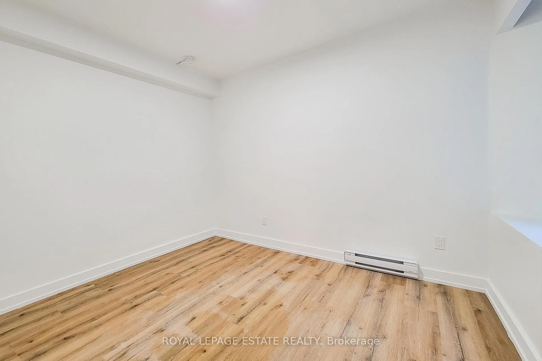 Photo 27 of Unit 1, 1052 Barton Street E, Hamilton, Crown Point — HOMEH