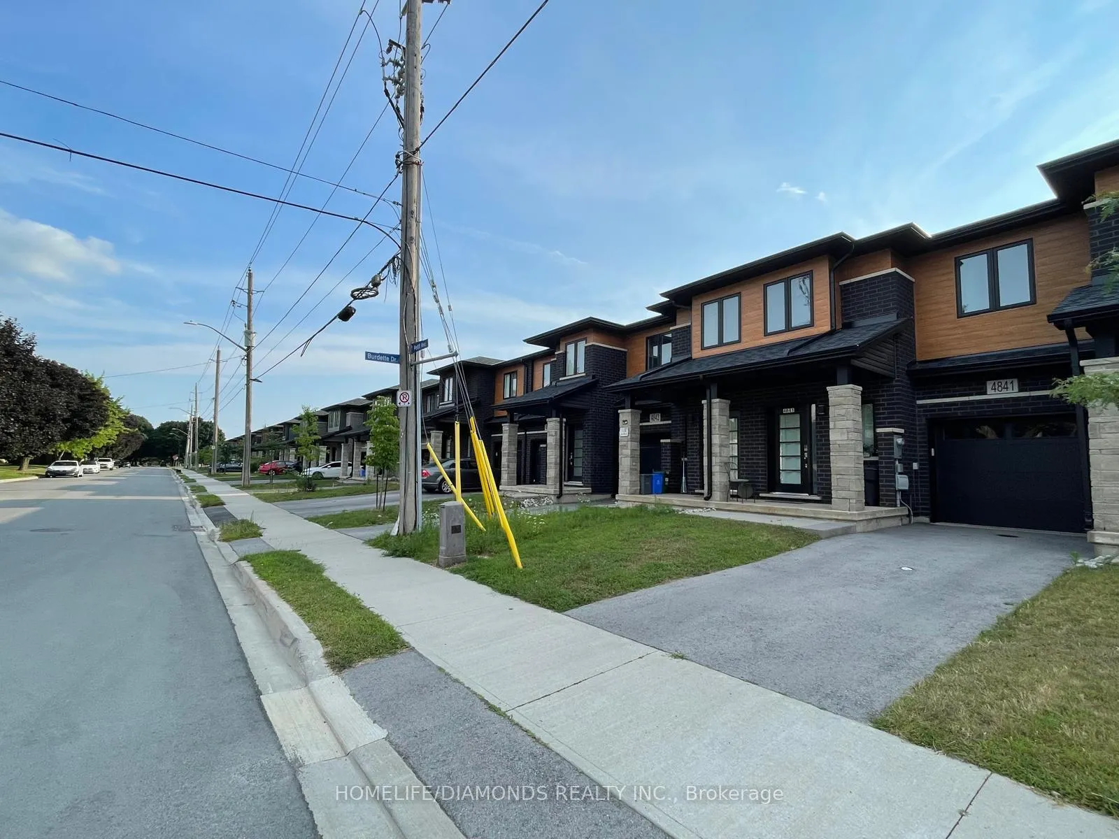Photo 1 of 4841 Pettit Avenue, Niagara Falls, Morrison — HOMEH