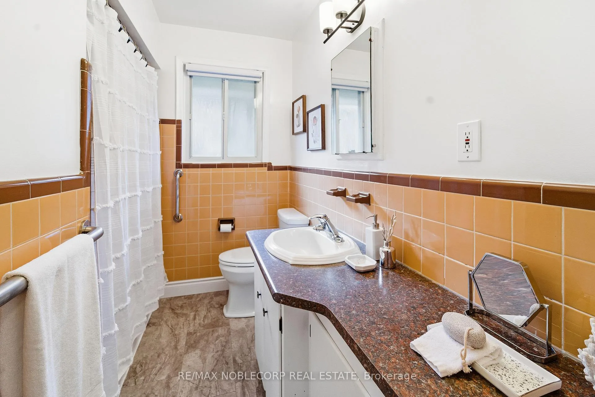Photo 18 of 16 Fortune Gate, Scarborough, Woburn — HOMEH