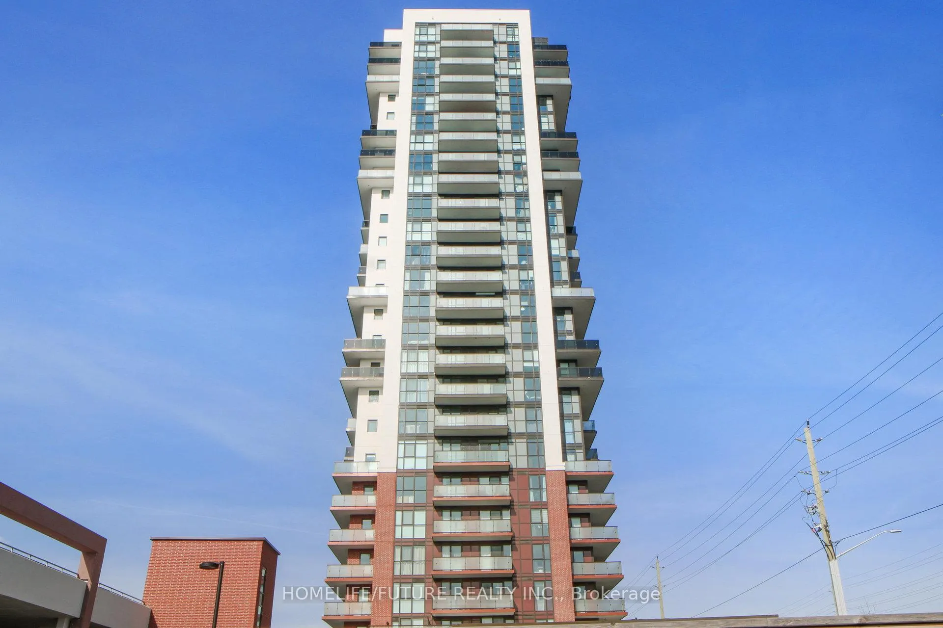 Front of Unit 1014, 2550 Simcoe Street N