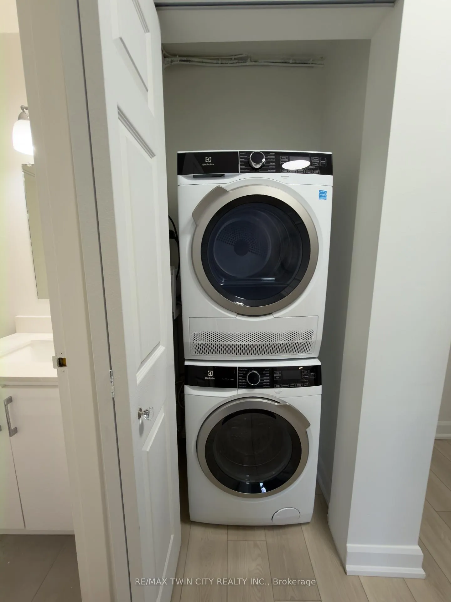 Photo 8 of Unit 19, 15 Kappele Circle, Stratford — HOMEH