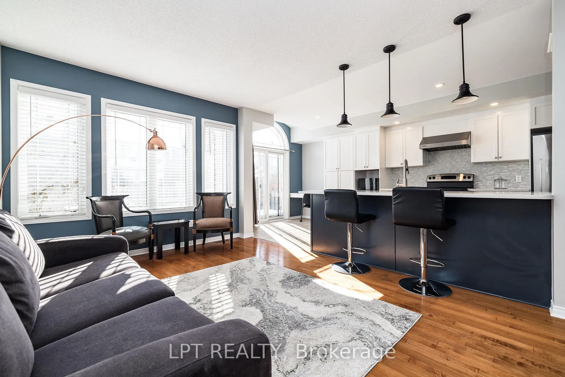 Photo 5 of 521 Pepperville Crescent, Ottawa, Kanata - Emerald Meadows/Trailwest — HOMEH