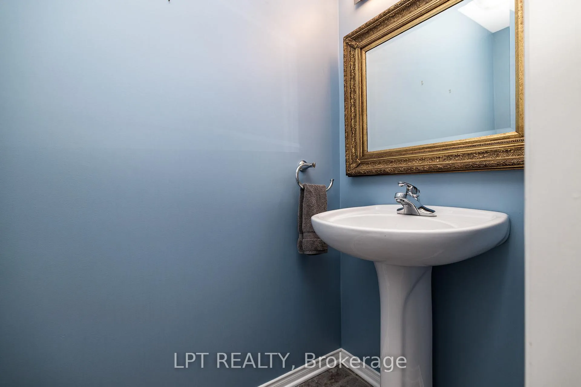 Photo 12 of 521 Pepperville Crescent, Ottawa, Kanata - Emerald Meadows/Trailwest — HOMEH