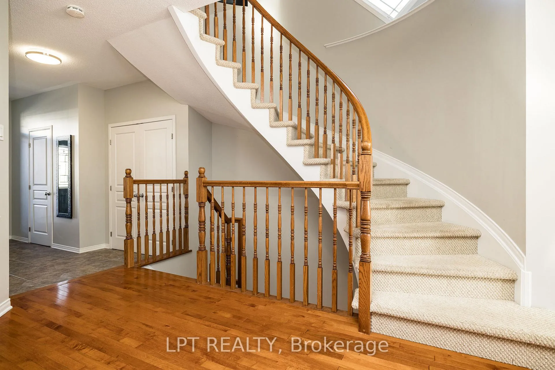 Photo 13 of 521 Pepperville Crescent, Ottawa, Kanata - Emerald Meadows/Trailwest — HOMEH