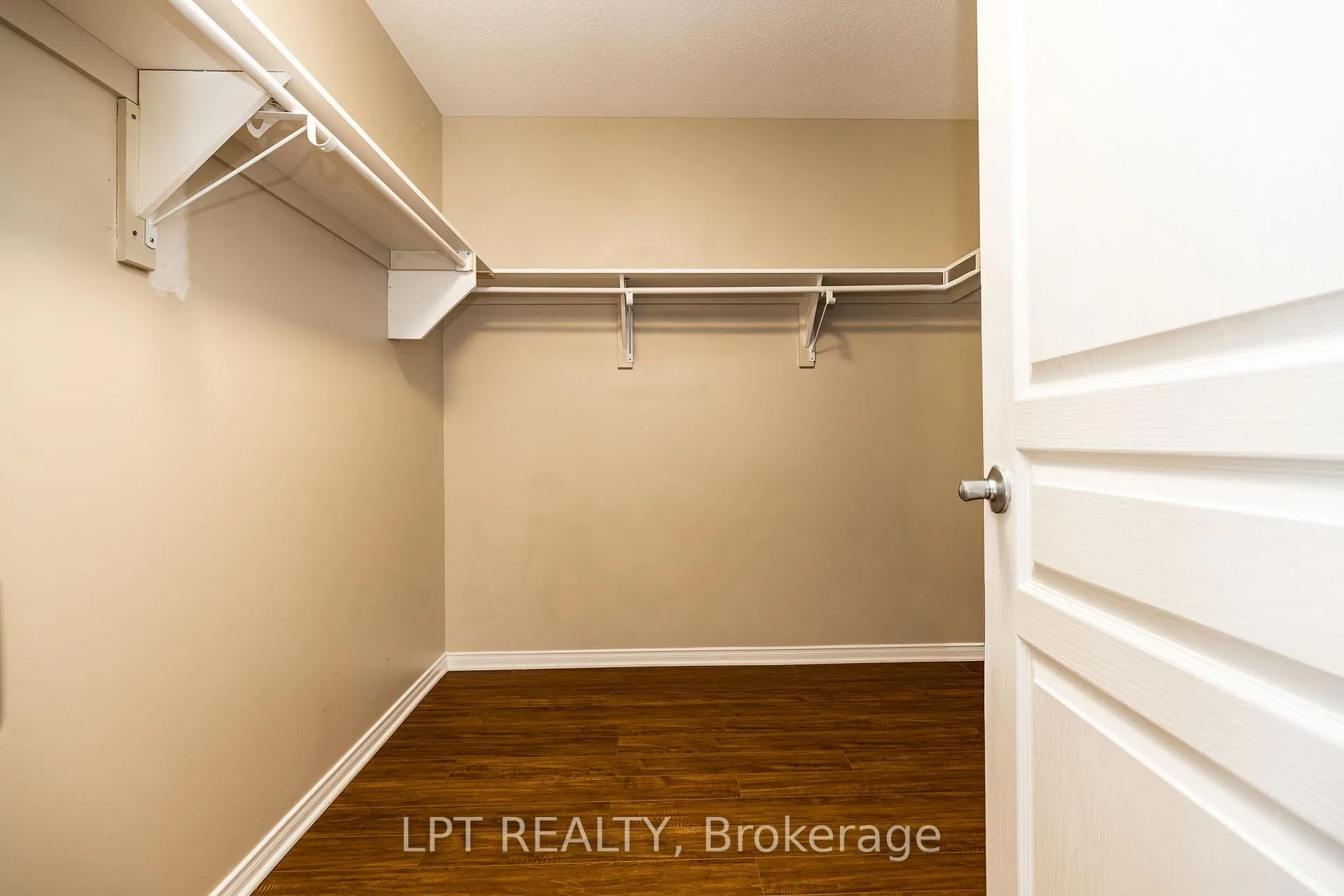 Photo 20 of 521 Pepperville Crescent, Ottawa, Kanata - Emerald Meadows/Trailwest — HOMEH