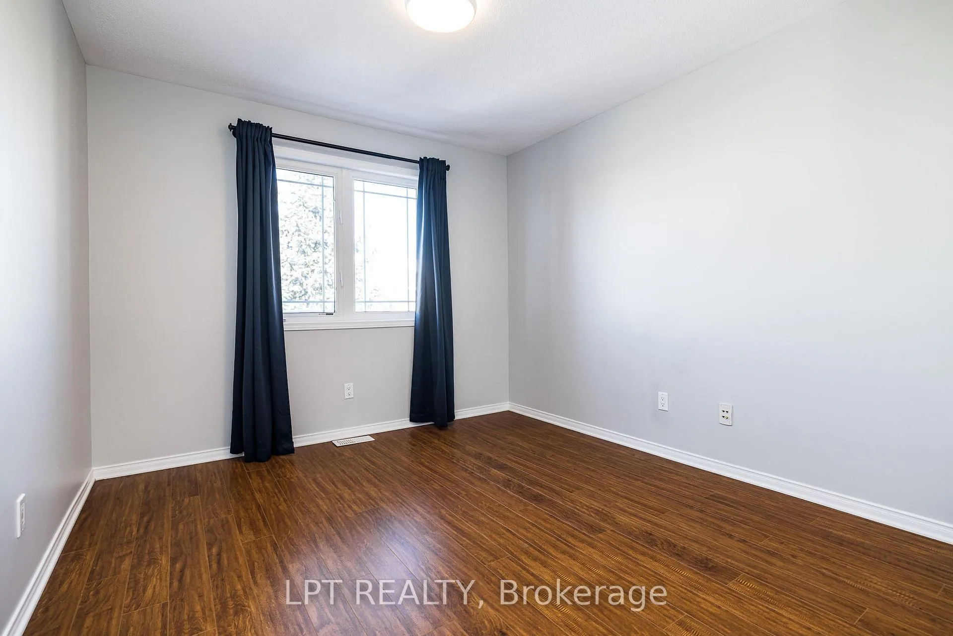 Photo 21 of 521 Pepperville Crescent, Ottawa, Kanata - Emerald Meadows/Trailwest — HOMEH