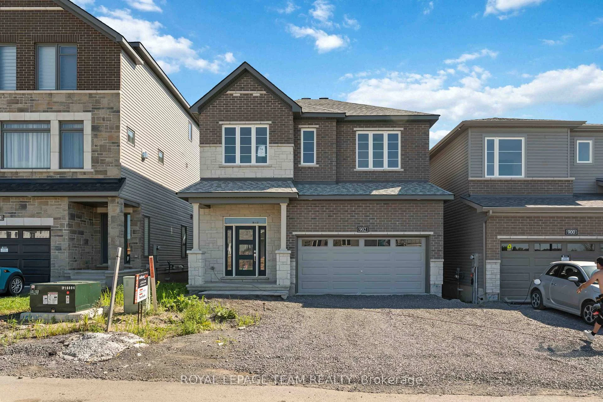 Photo 1 of 902 Locomotion Lane, Ottawa, Kanata - Emerald Meadows/Trailwest — HOMEH
