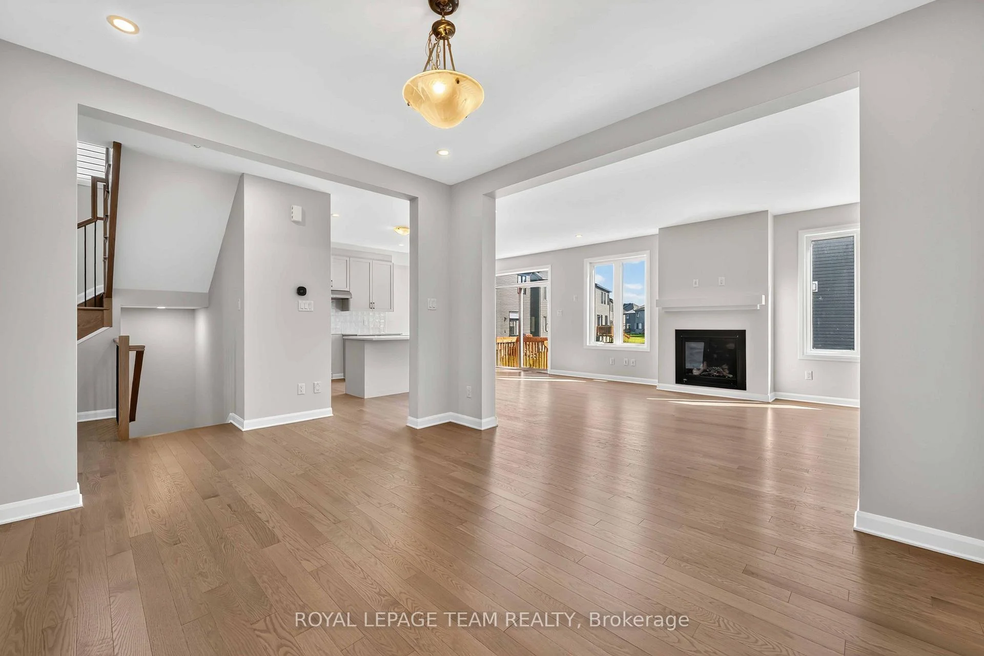 Photo 7 of 902 Locomotion Lane, Ottawa, Kanata - Emerald Meadows/Trailwest — HOMEH