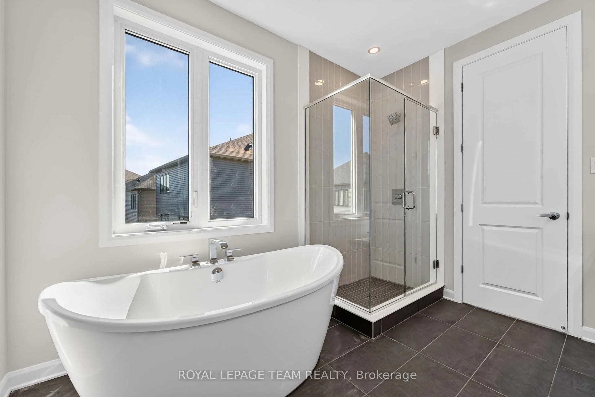 Photo 13 of 902 Locomotion Lane, Ottawa, Kanata - Emerald Meadows/Trailwest — HOMEH