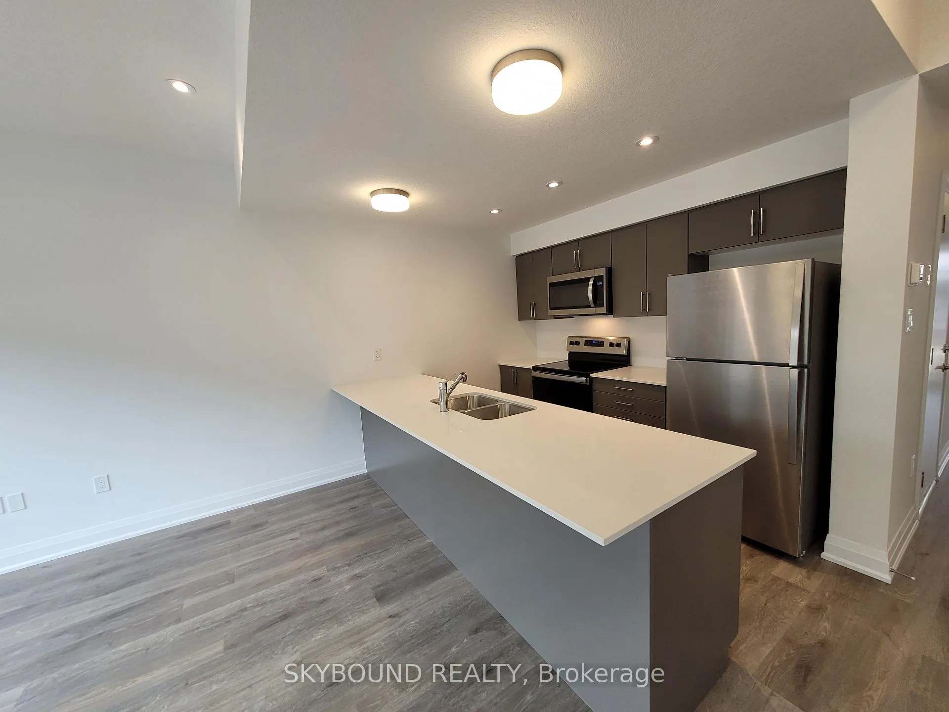 Photo 2 of Unit 9, 32 Steele Crescent, Guelph, St. Patrick's Ward — HOMEH