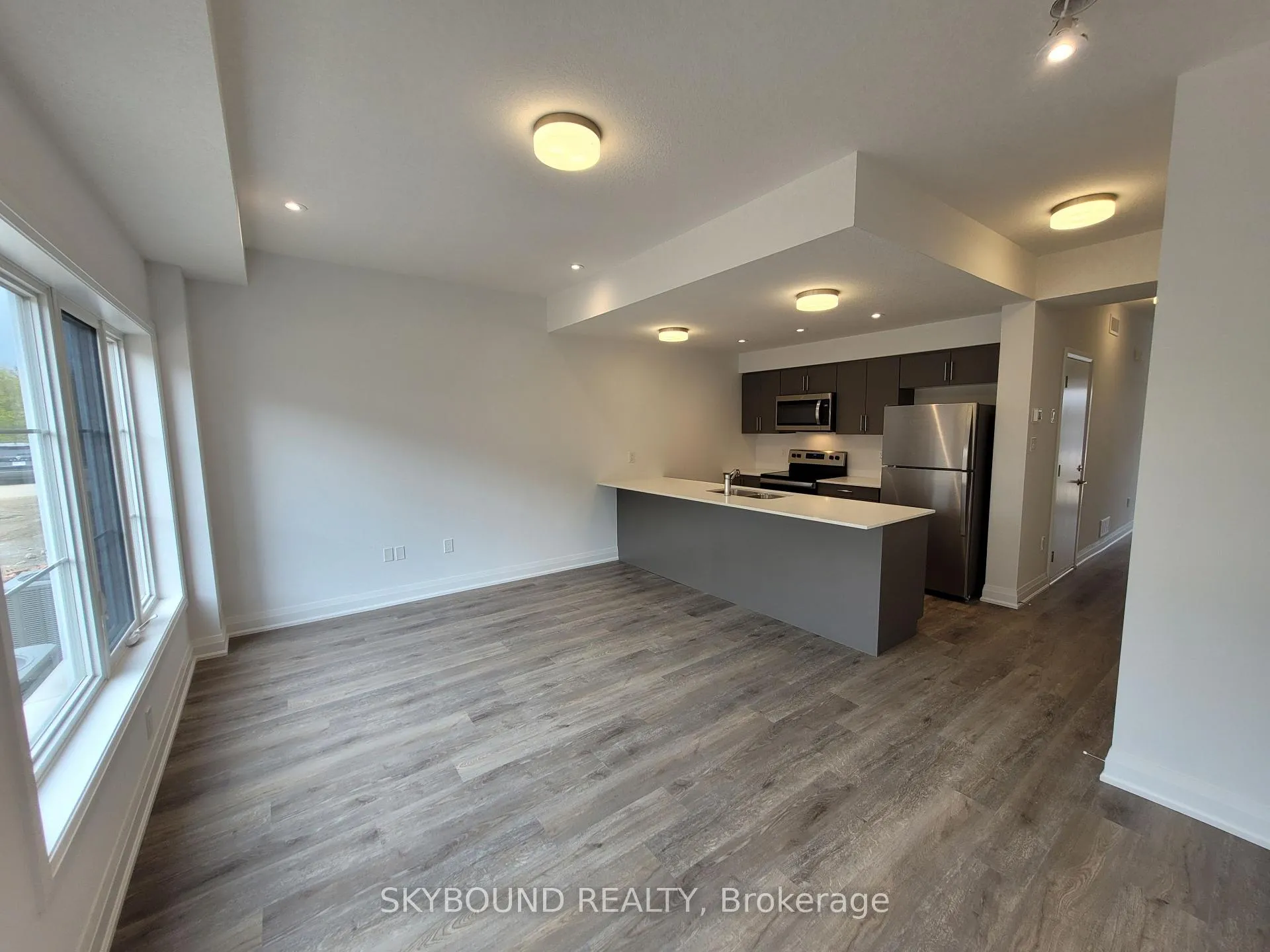 Photo 3 of Unit 9, 32 Steele Crescent, Guelph, St. Patrick's Ward — HOMEH