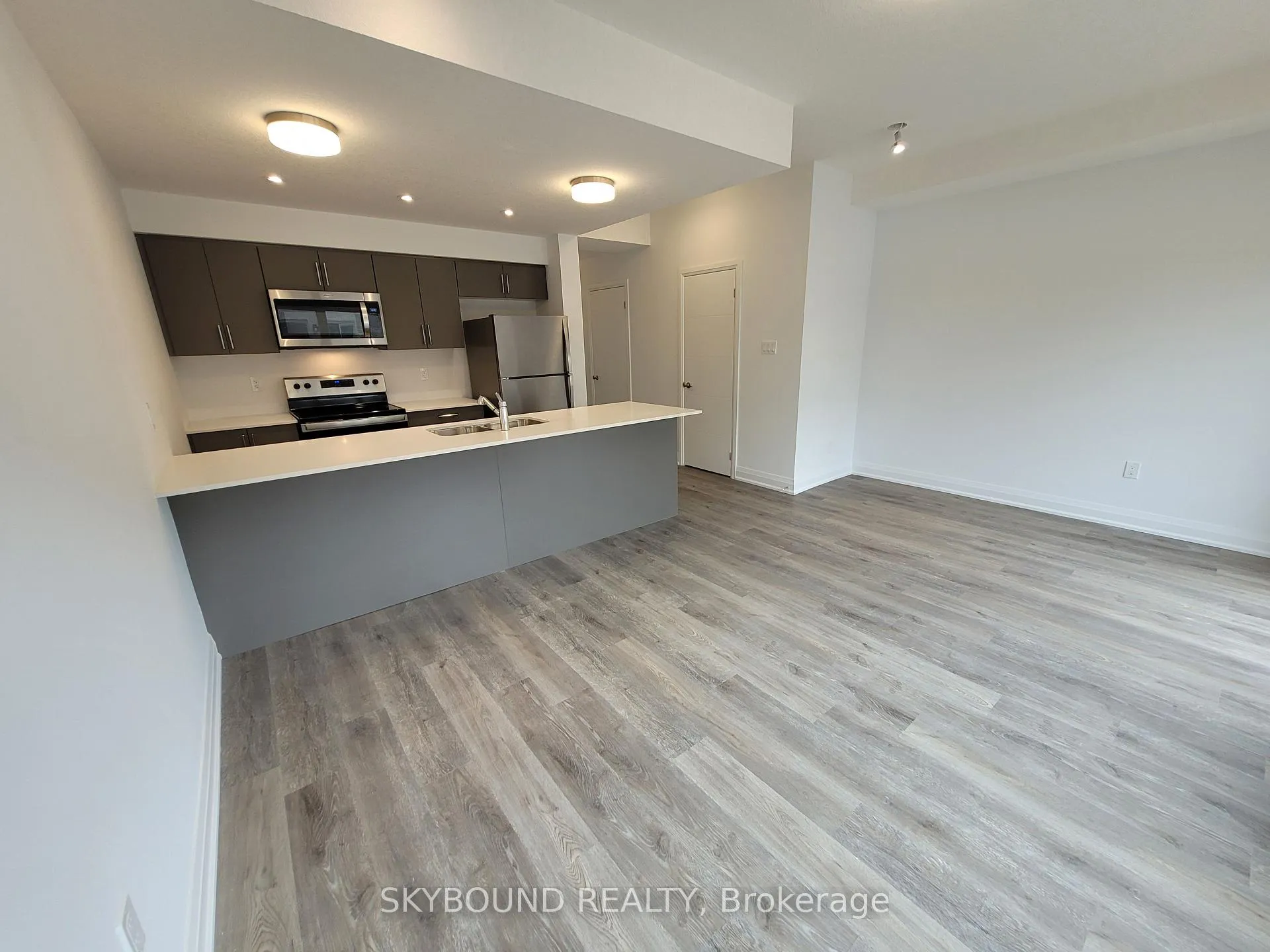 Photo 4 of Unit 9, 32 Steele Crescent, Guelph, St. Patrick's Ward — HOMEH