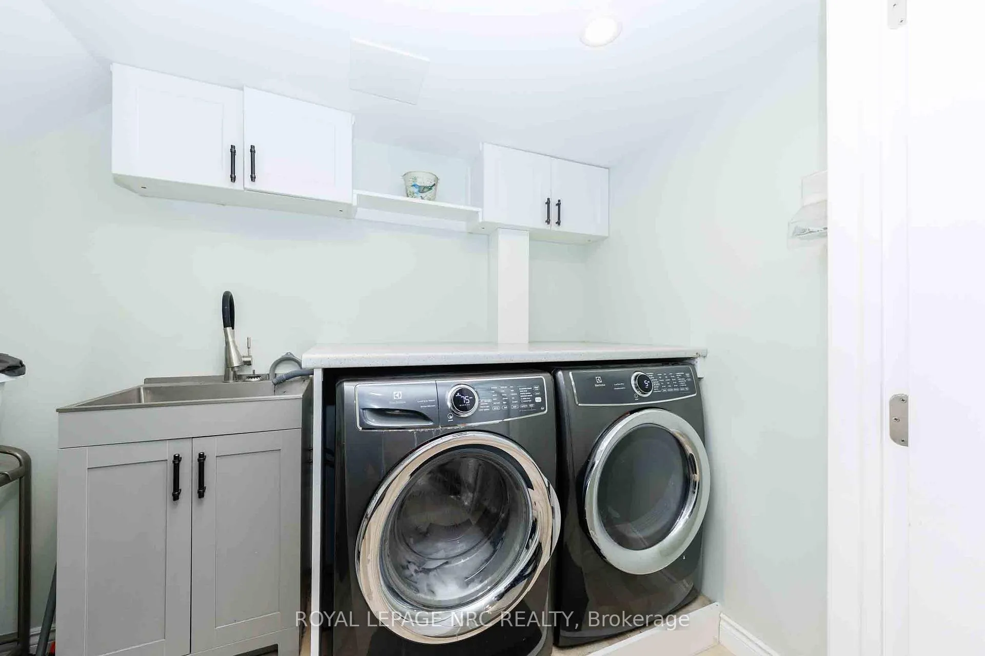 Photo 31 of 6 Croydon Drive, St. Catharines, Lakeshore — HOMEH
