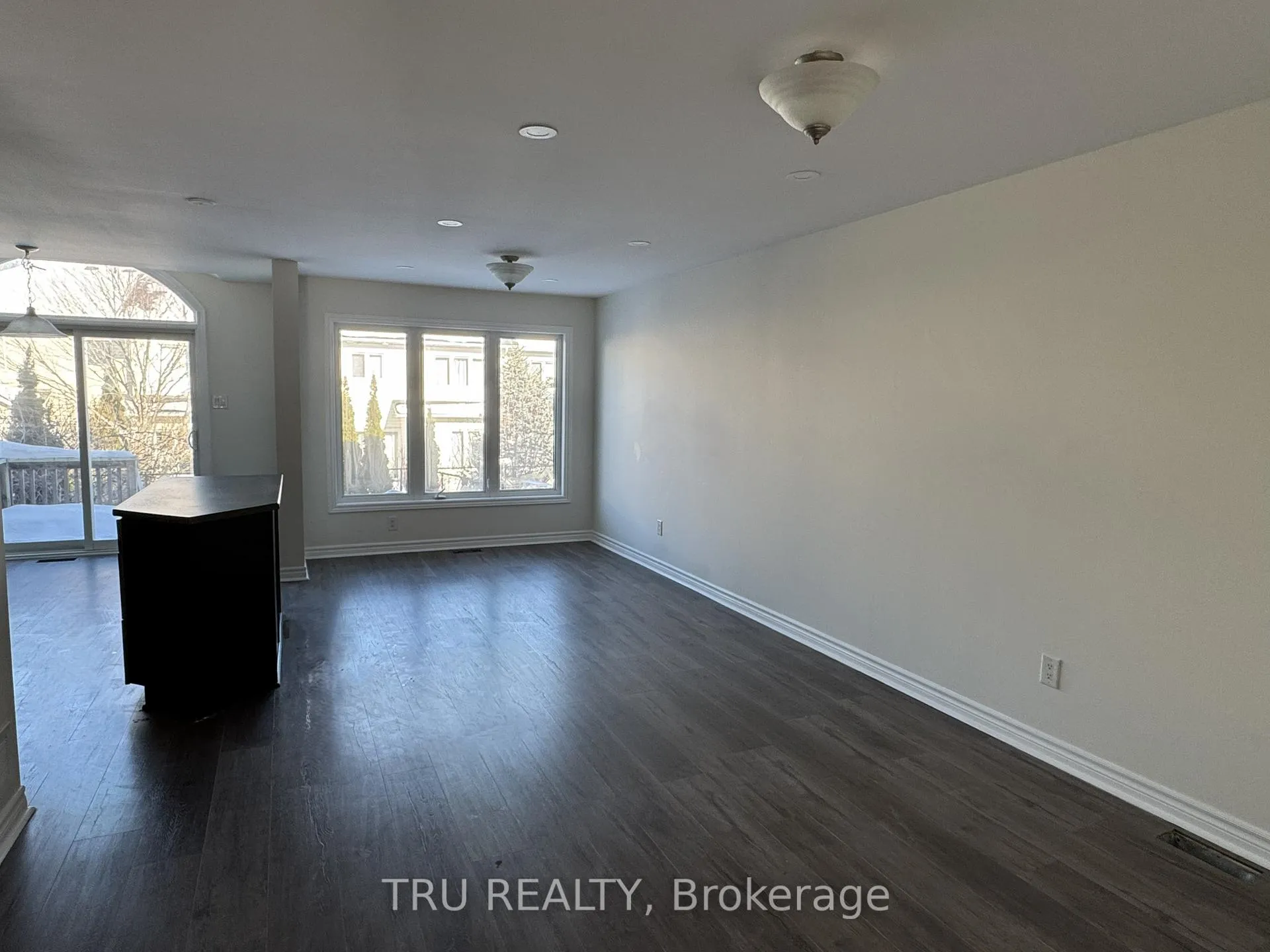 Photo 3 of 247 Hunterbrook Street, Ottawa, Kanata - Morgan's Grant/South March — HOMEH