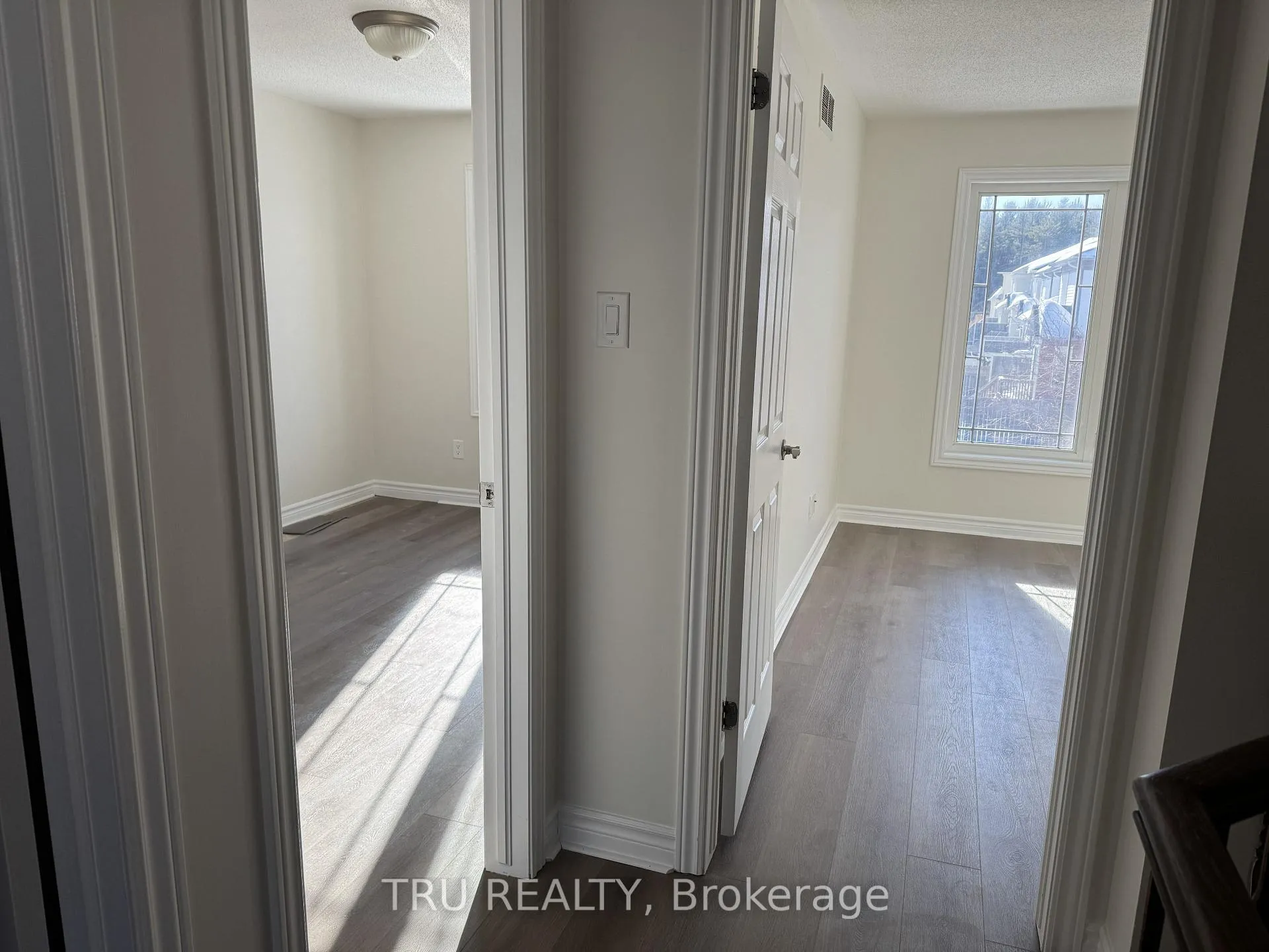 Photo 8 of 247 Hunterbrook Street, Ottawa, Kanata - Morgan's Grant/South March — HOMEH