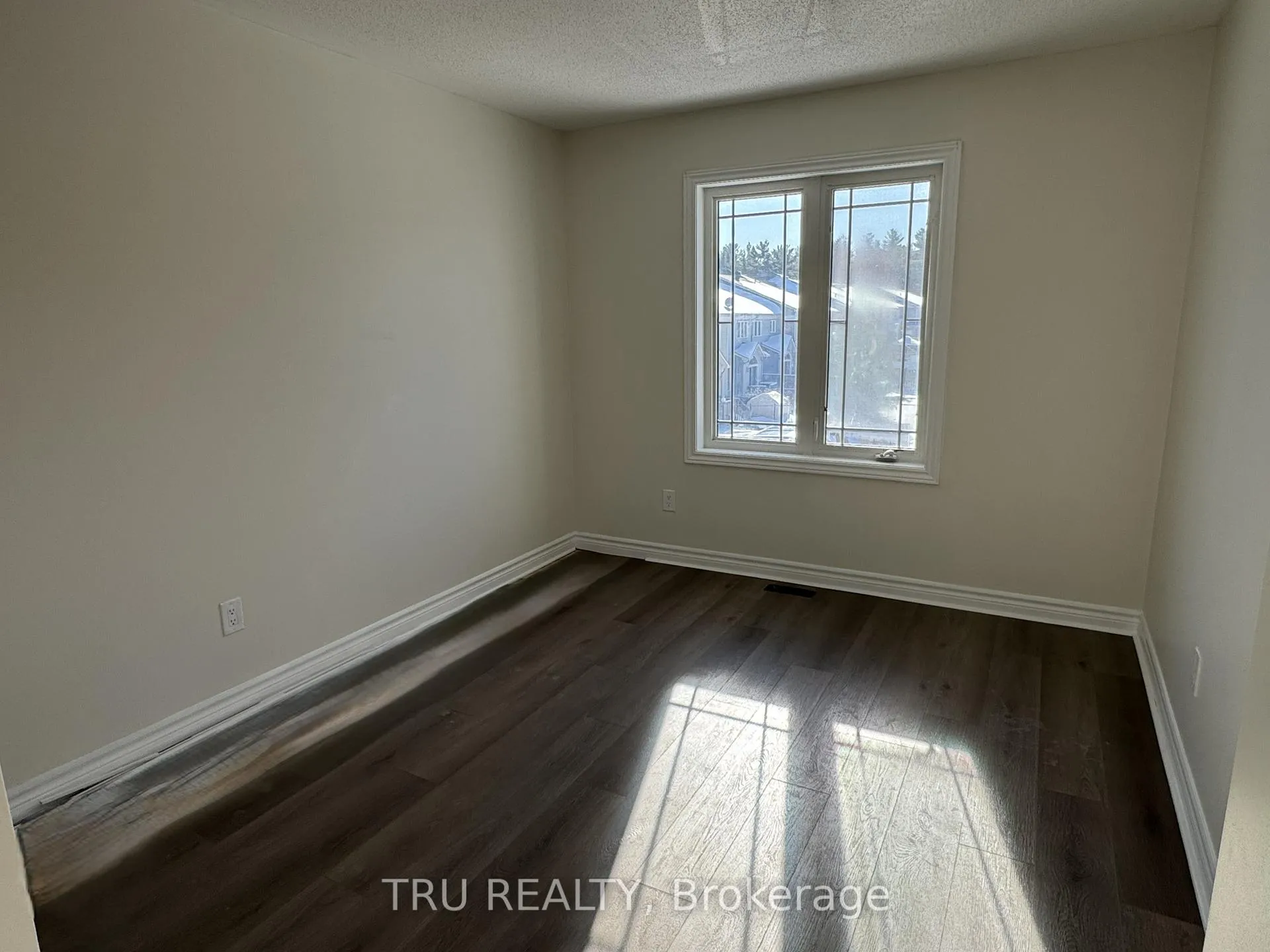 Photo 10 of 247 Hunterbrook Street, Ottawa, Kanata - Morgan's Grant/South March — HOMEH