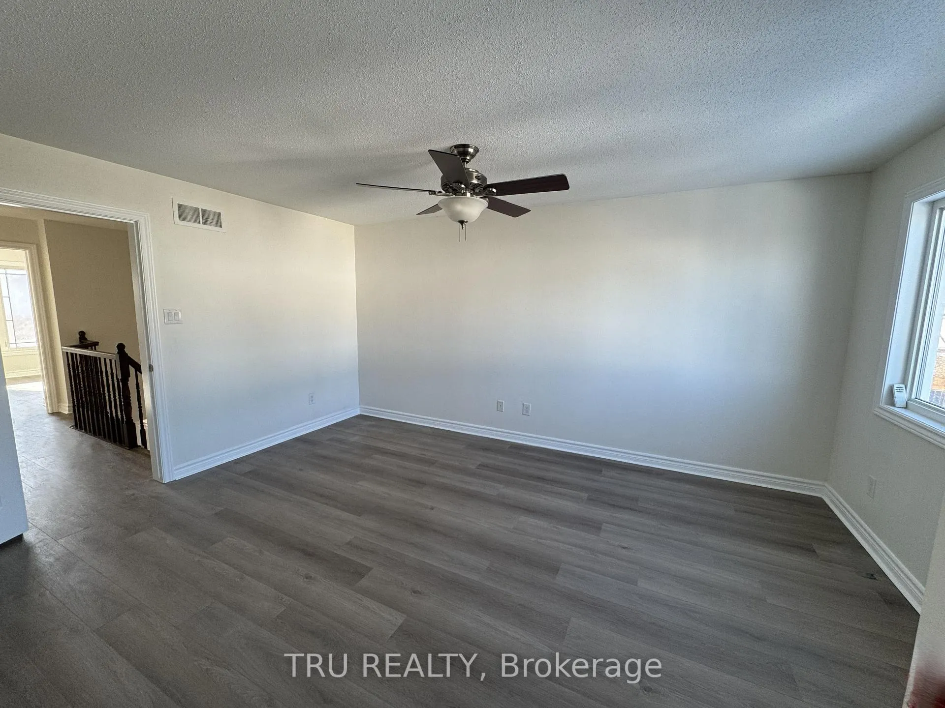 Photo 13 of 247 Hunterbrook Street, Ottawa, Kanata - Morgan's Grant/South March — HOMEH