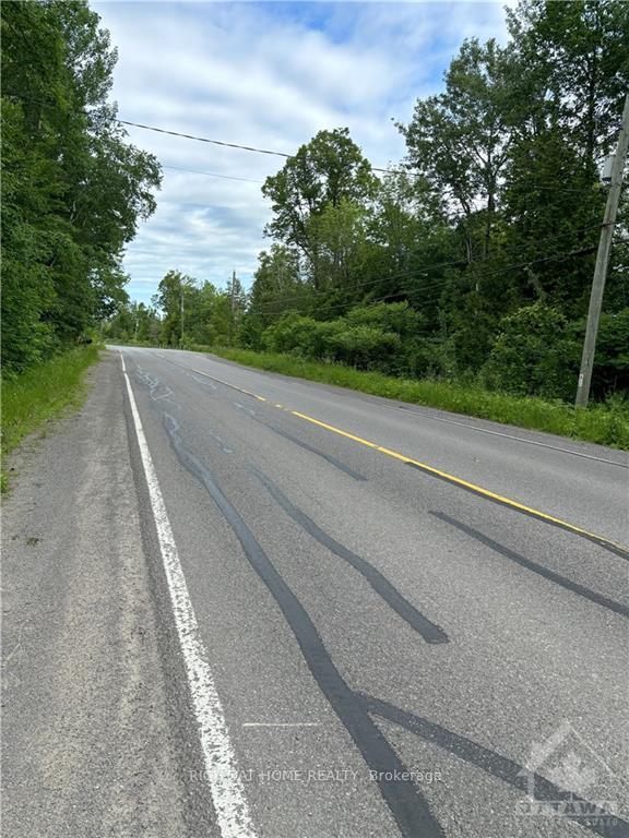 Photo 2 of 1231 River Road, McNab/Braeside, Mcnab/Braeside Twps — HOMEH