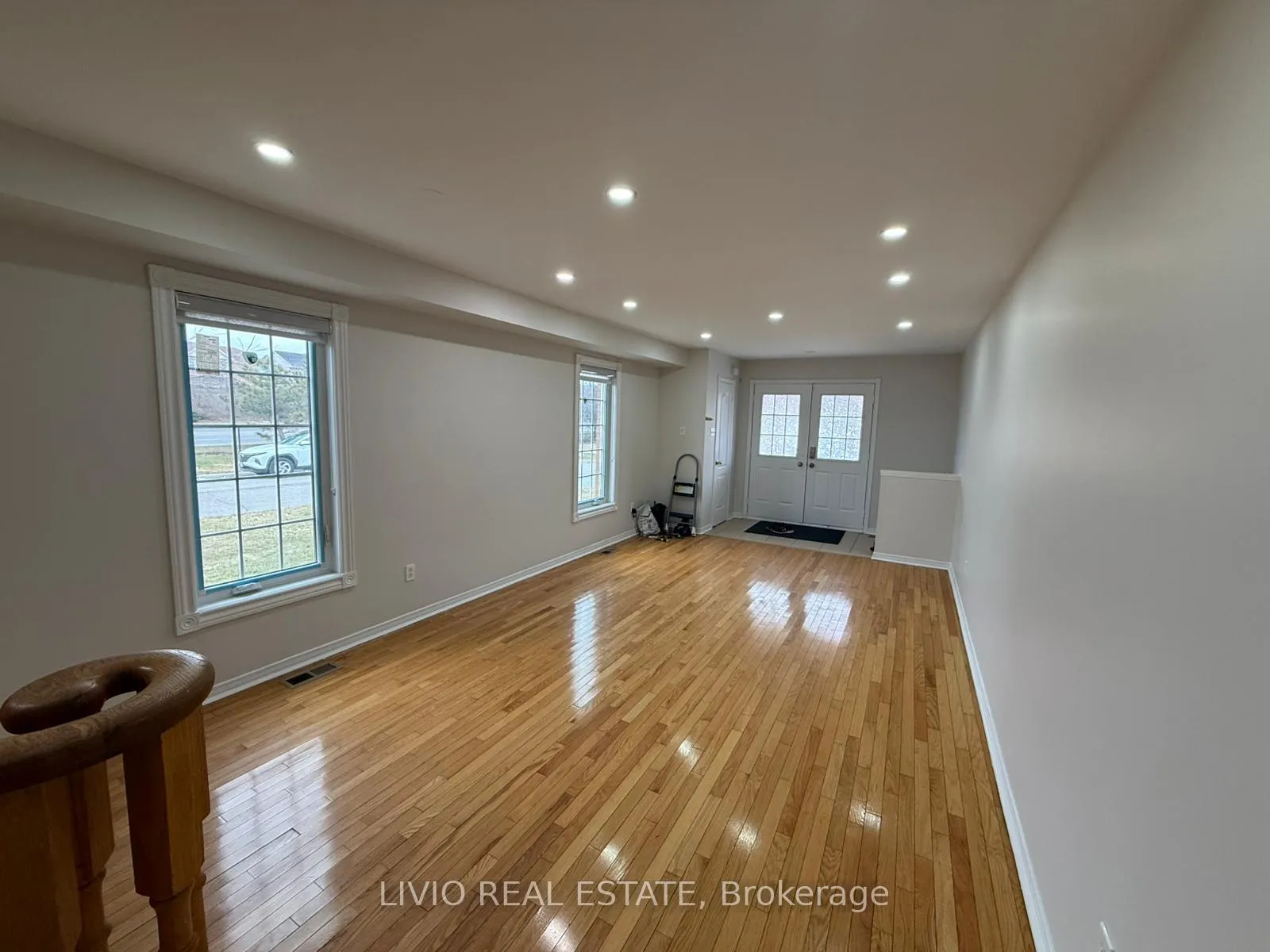 Photo 3 of 55 Peachleaf Crescent, Brampton, Fletcher's Meadow — HOMEH