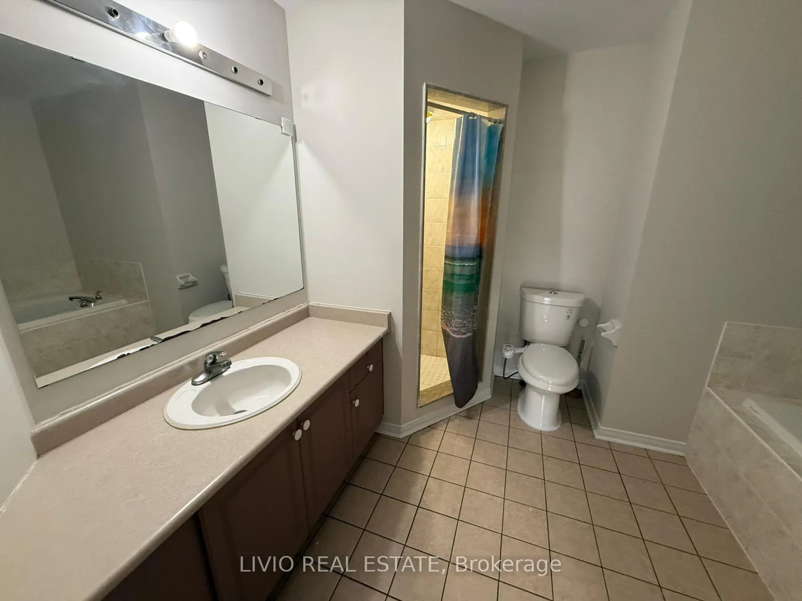 Photo 11 of 55 Peachleaf Crescent, Brampton, Fletcher's Meadow — HOMEH