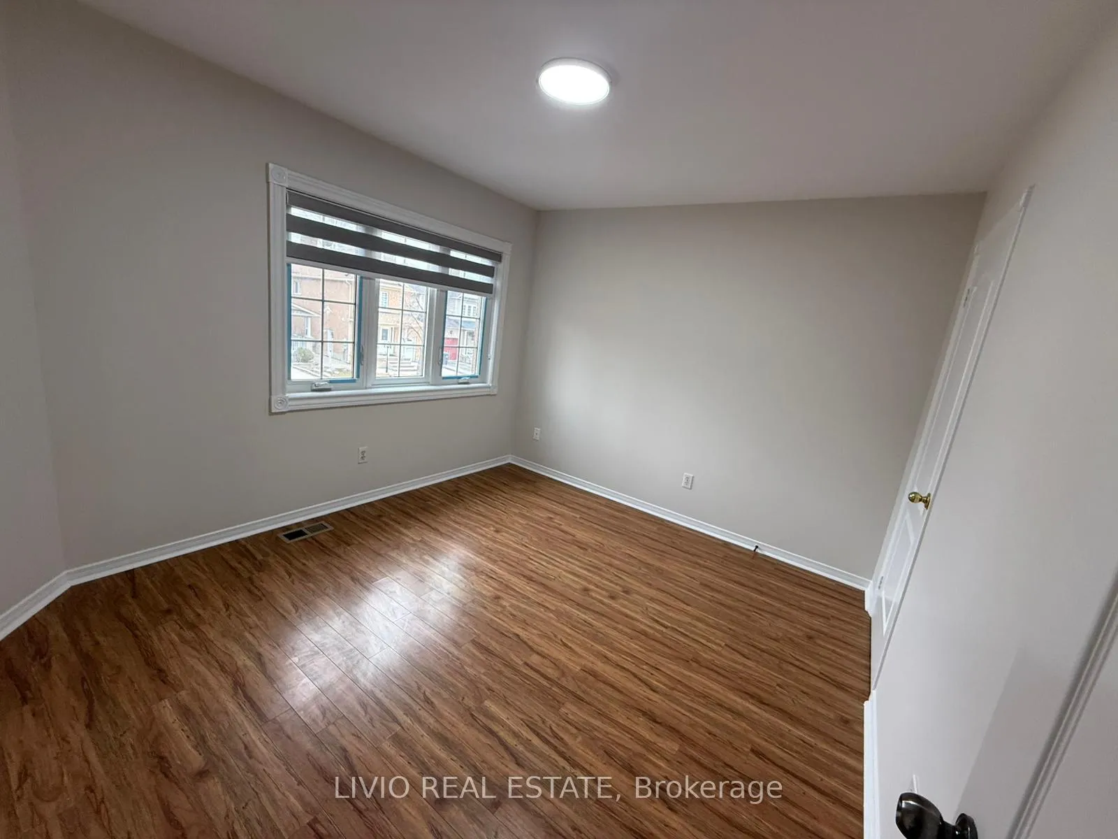 Photo 18 of 55 Peachleaf Crescent, Brampton, Fletcher's Meadow — HOMEH