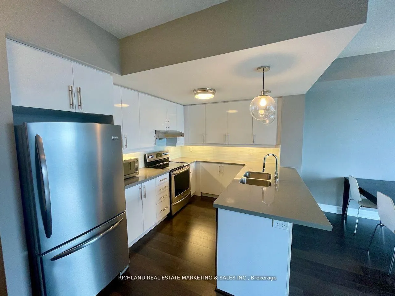 Photo 5 of Unit 903, 8110 Birchmount Avenue, Markham, Unionville — HOMEH