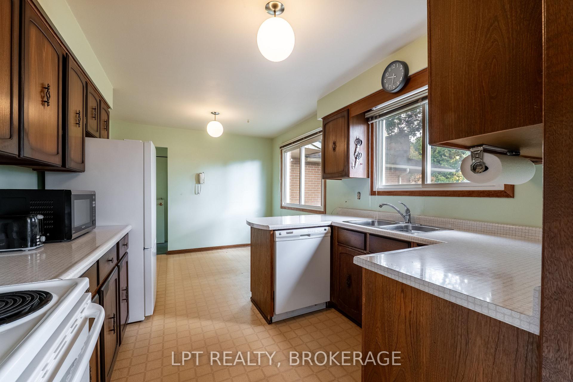 Photo 15 of 168 Braemar Road, Kingston, City Southwest — HOMEH